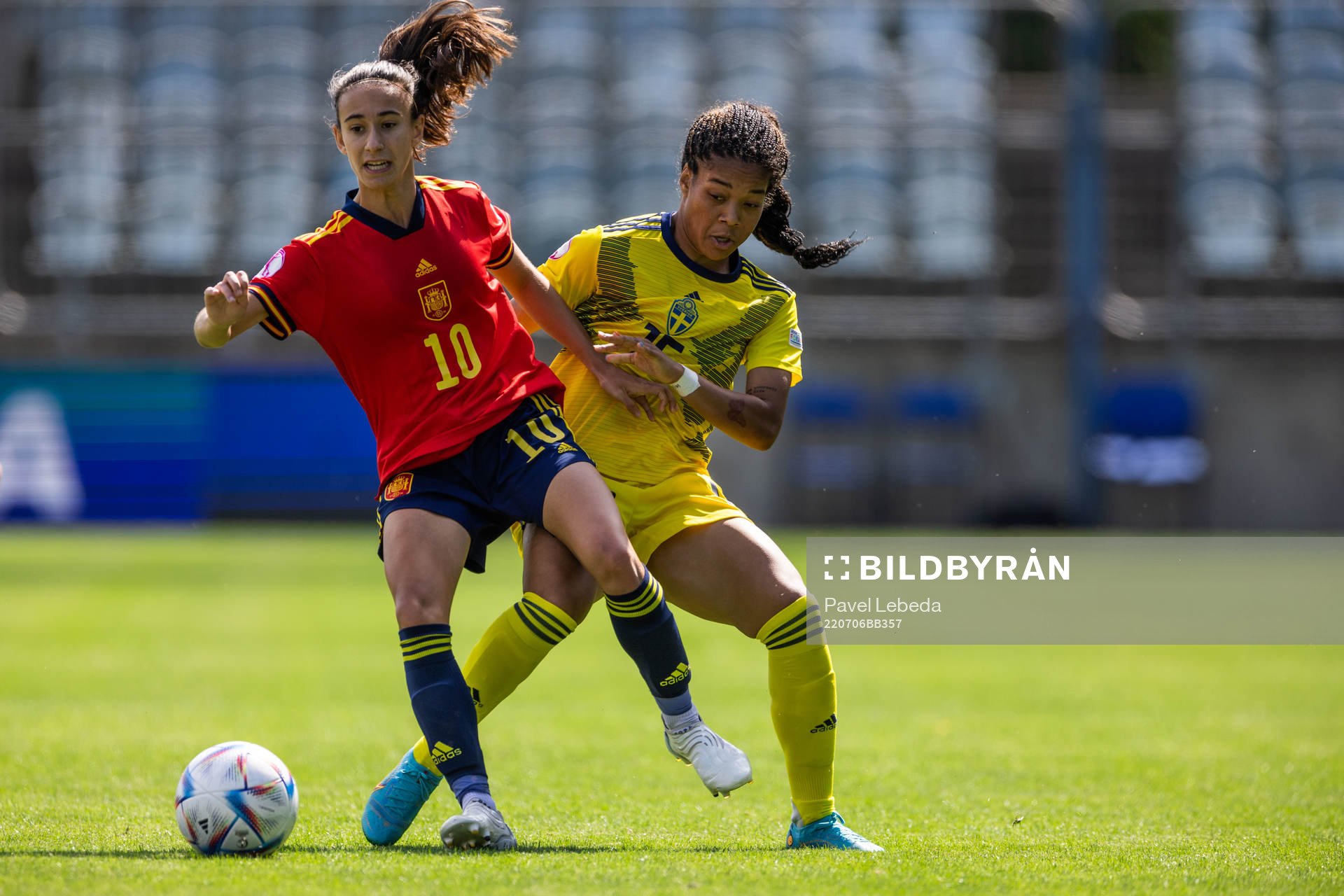 Julia Bartel Holgado of Spain and Evelina Duljan  of Sweden