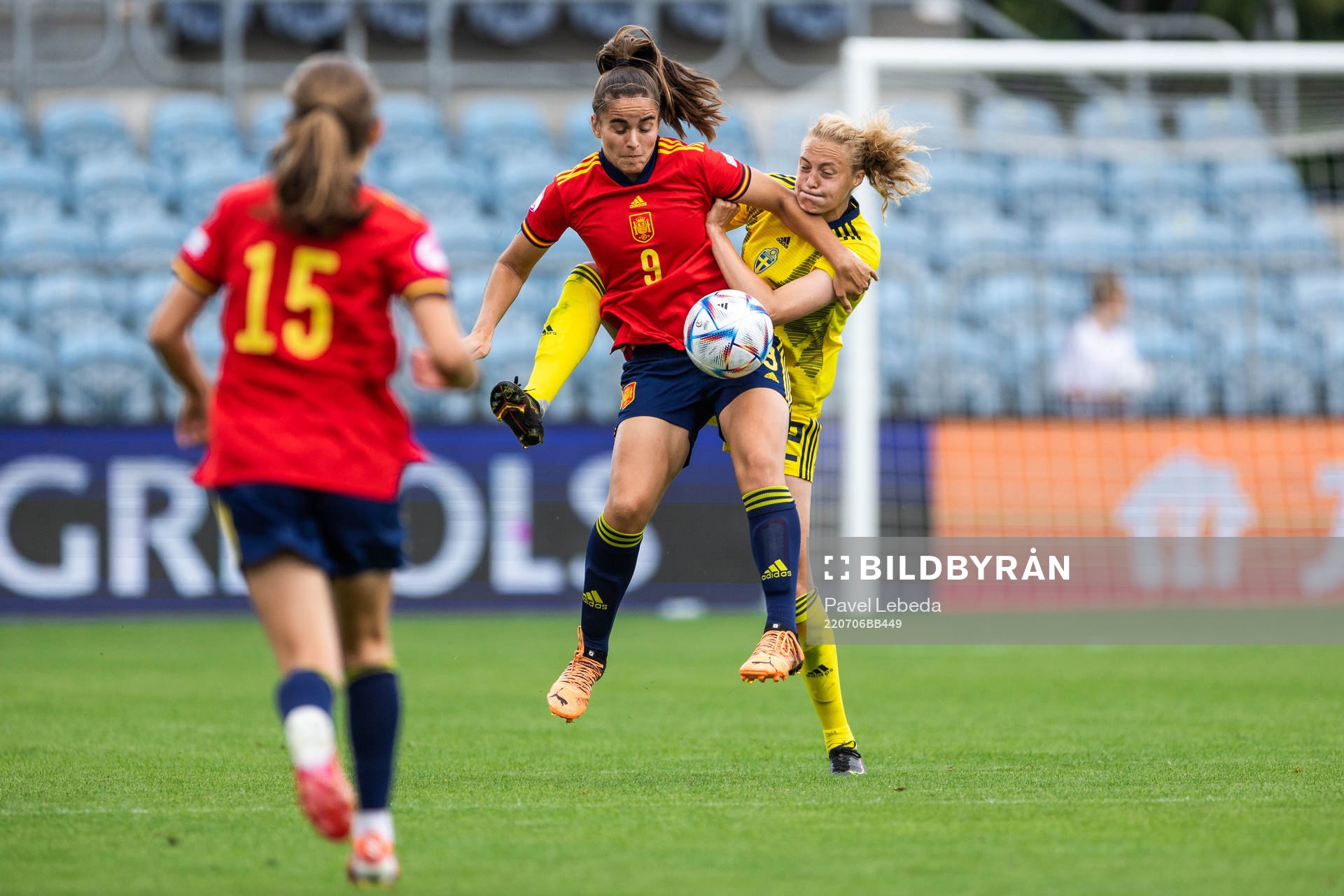 Carmen Alvarez Sanchez of Spain and Elma Junttila Nelhage