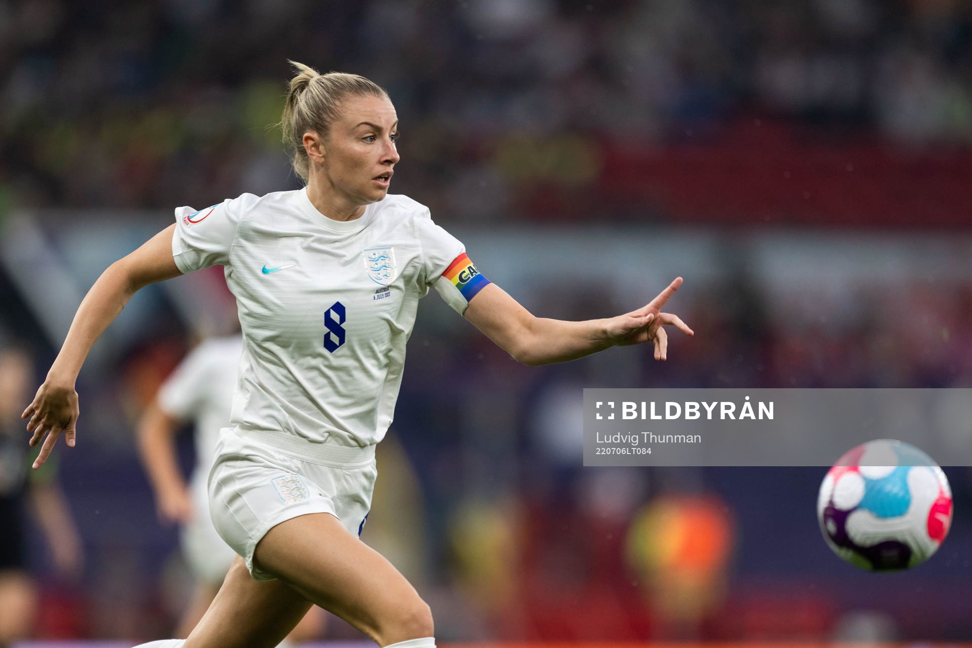 Leah Williamson of England