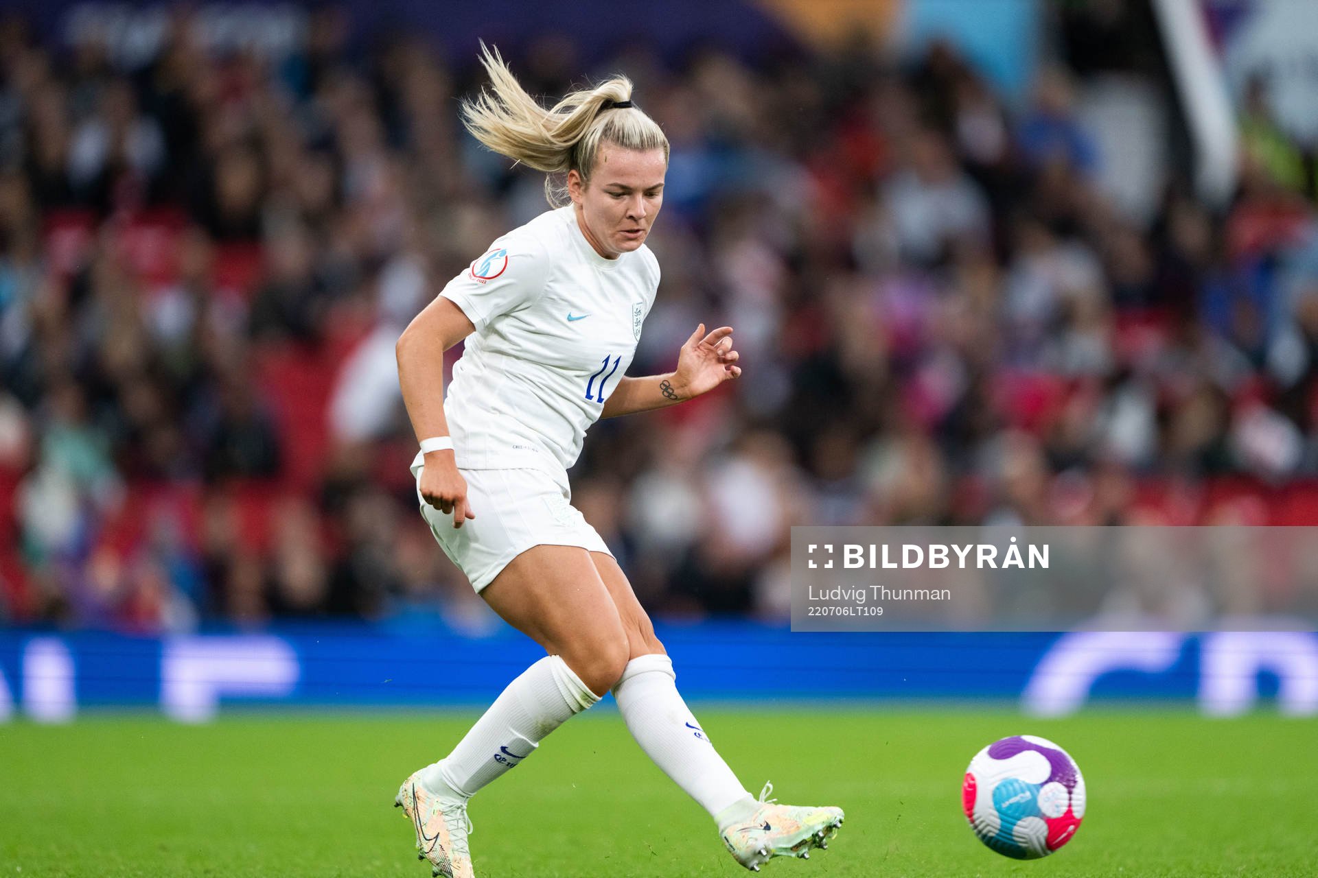 Lauren Hemp of England