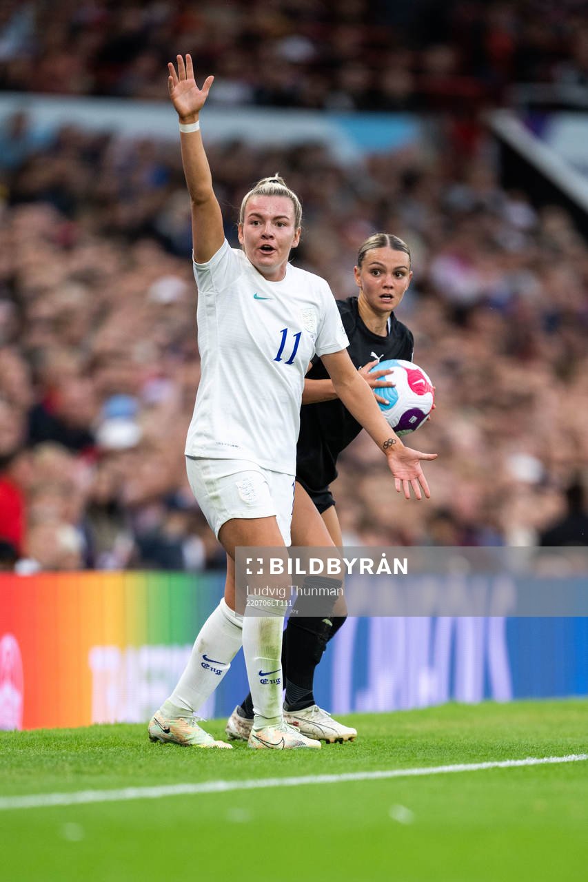 Lauren Hemp of England