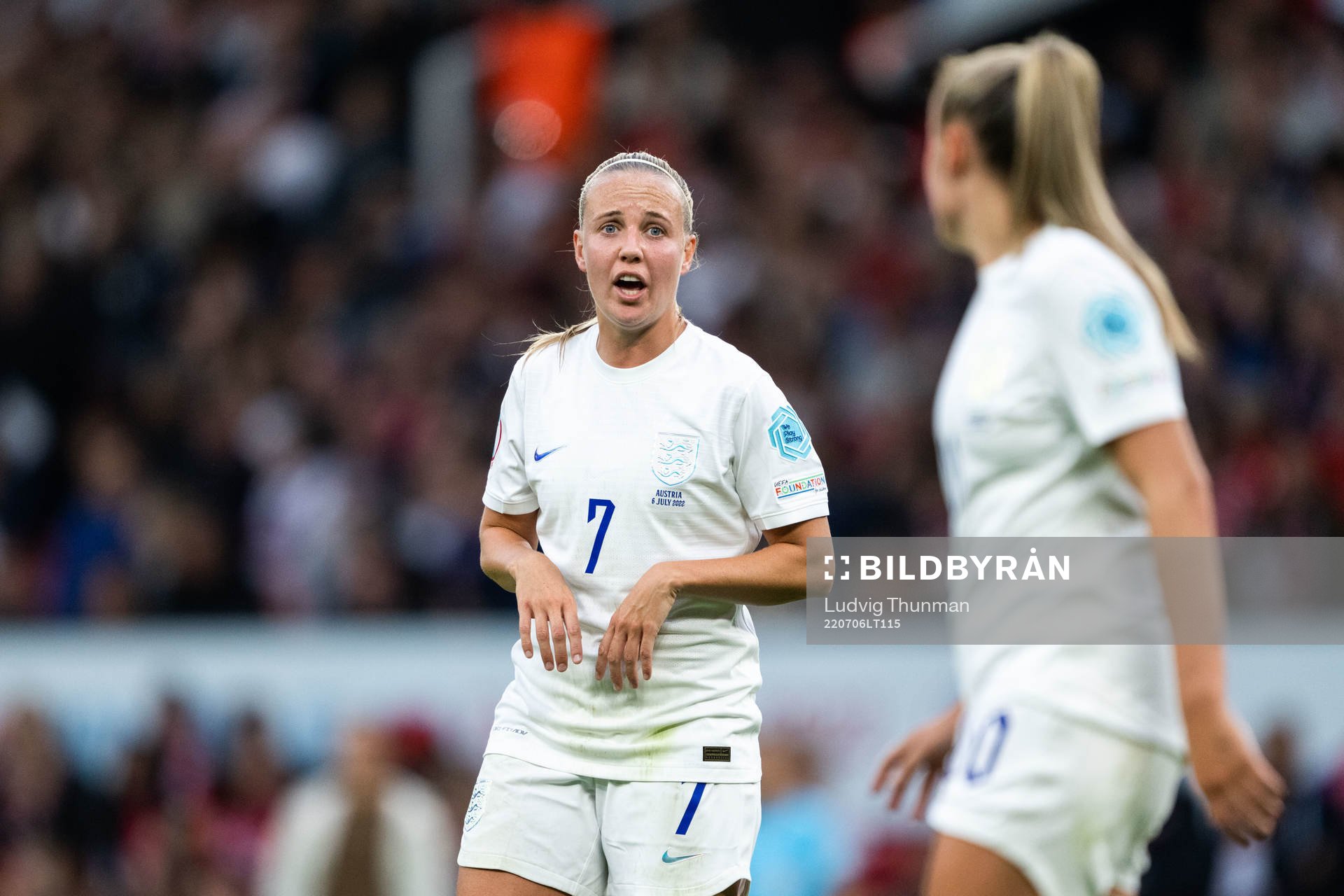 Beth Mead of England