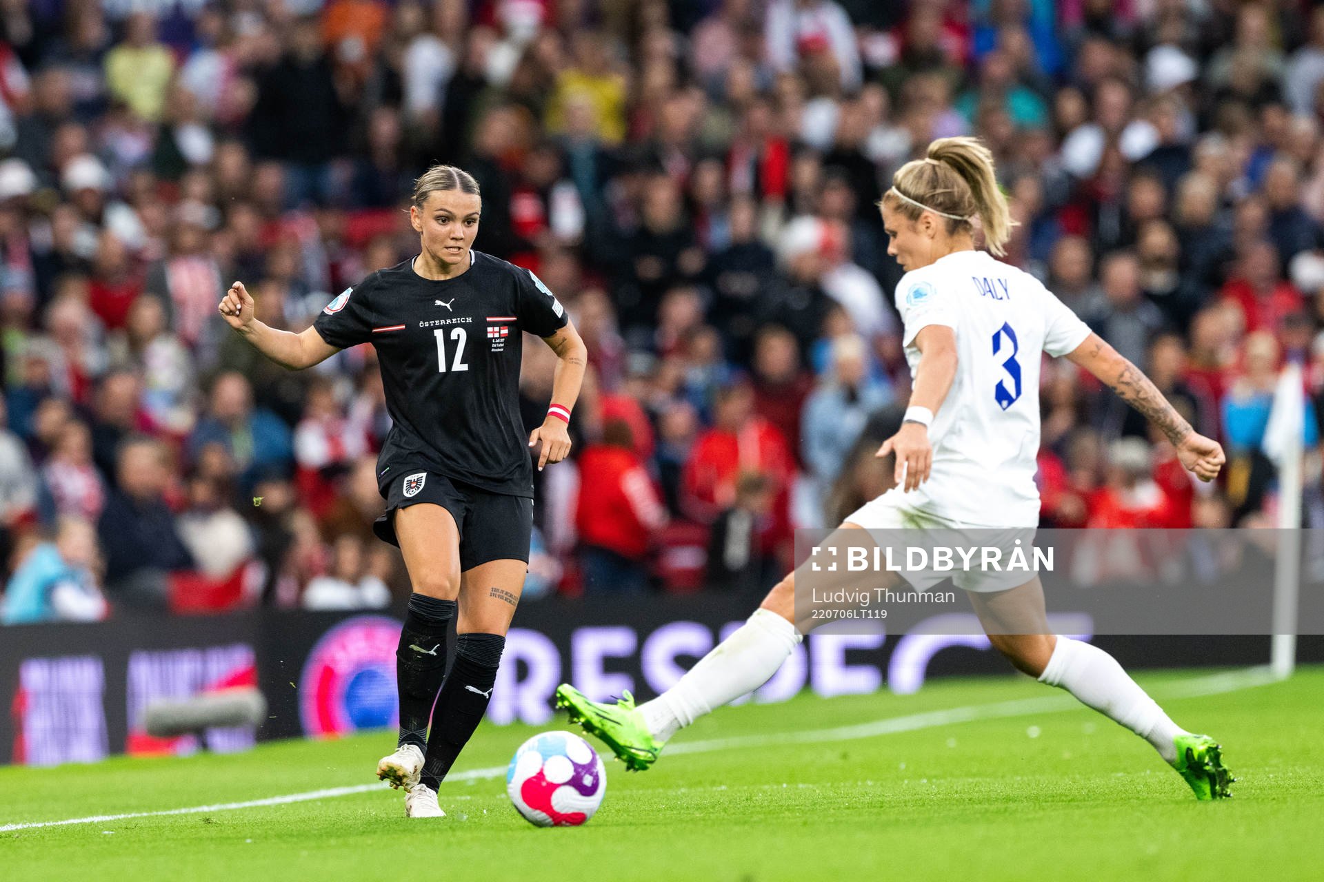 Laura Wienroither of Austria and Rachel Daly of England