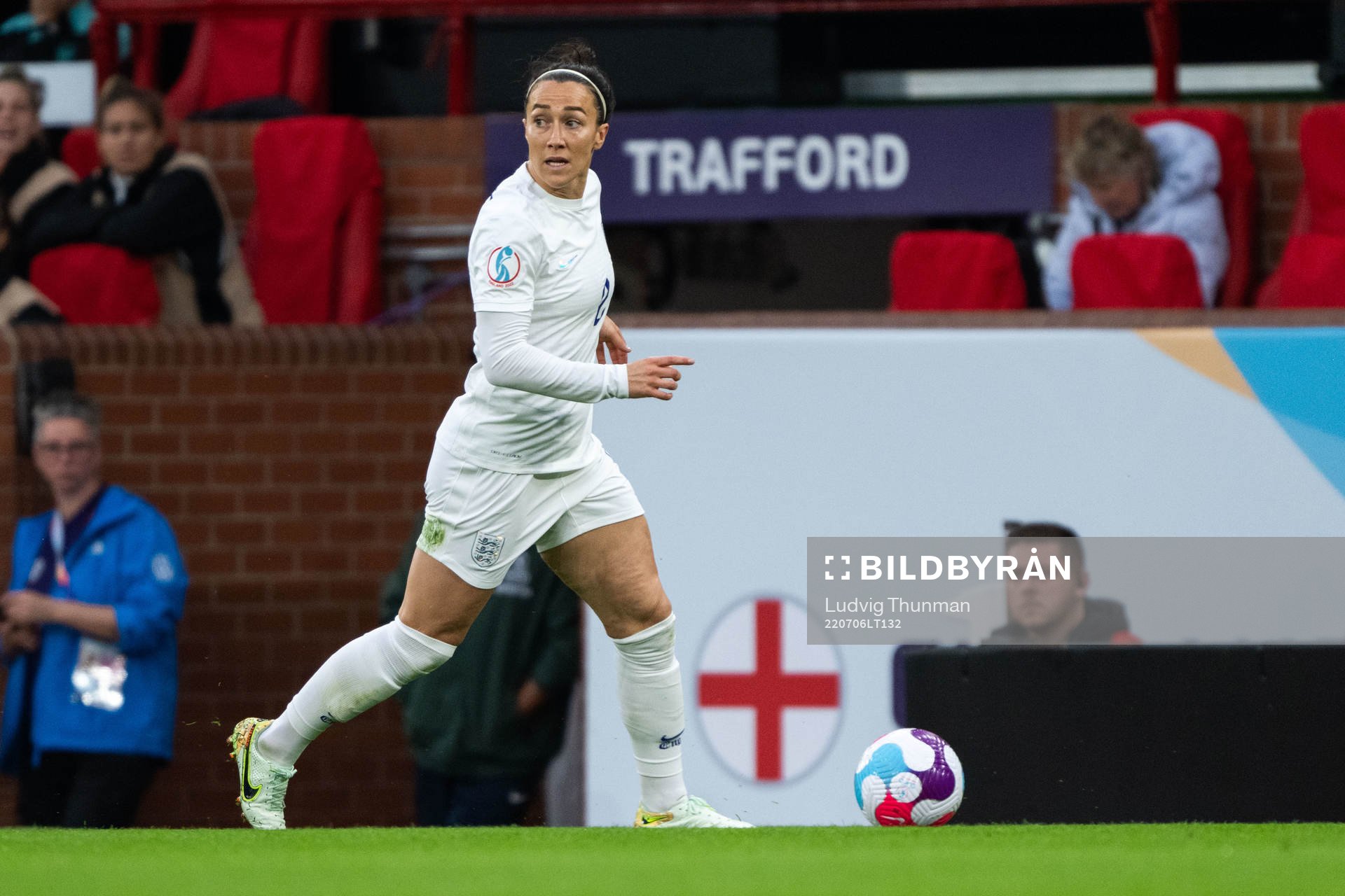 Lucy Bronze of England