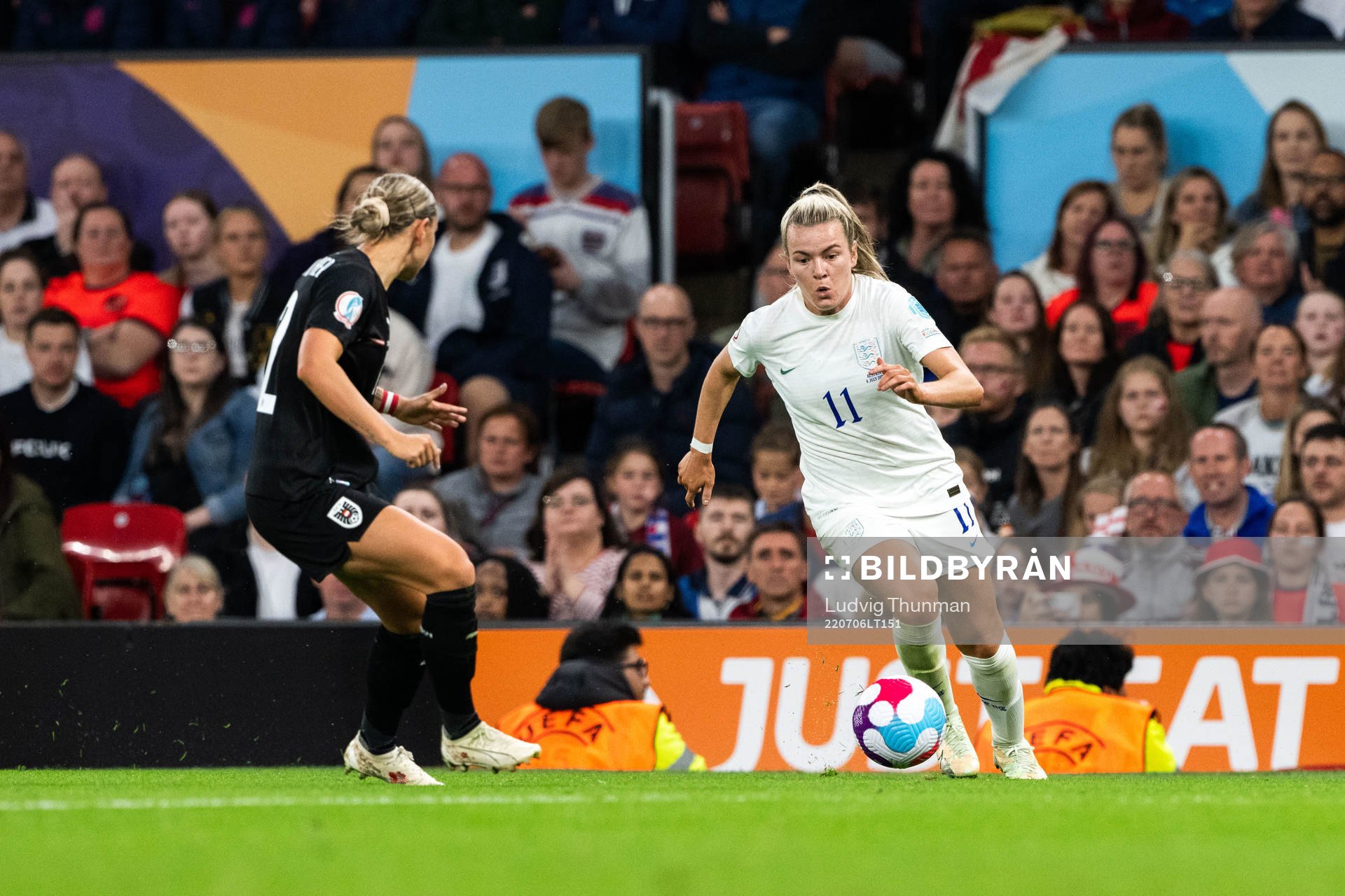 Lauren Hemp of England