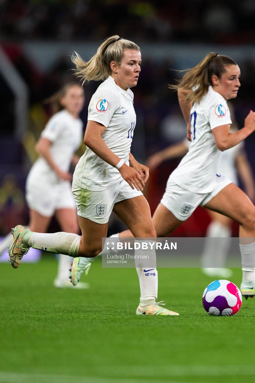 Lauren Hemp of England