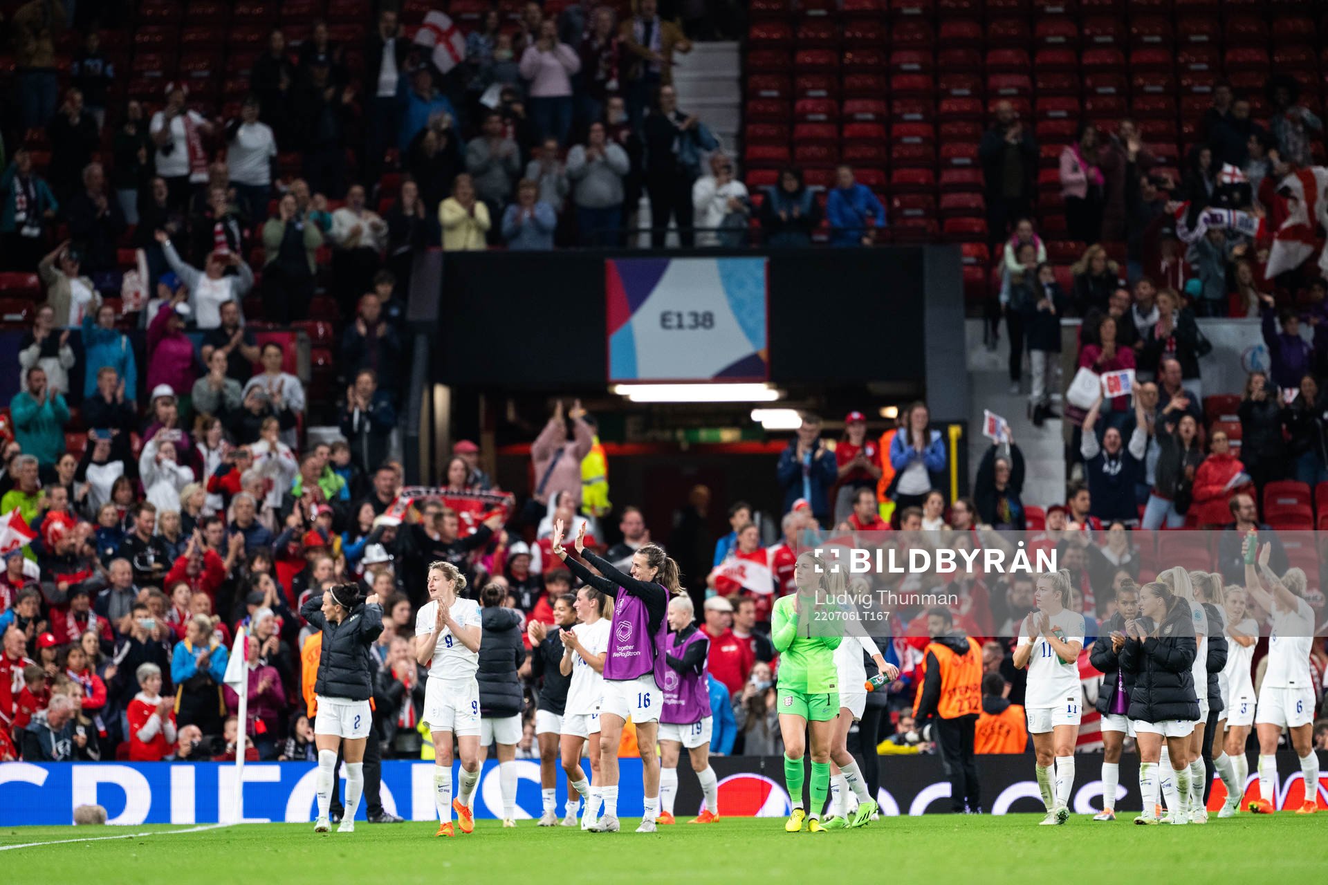 Players of England celebrates after the UEFA Women's Euro 2022 group stage match between England and Austria on July 6, 2022 in Manchester.