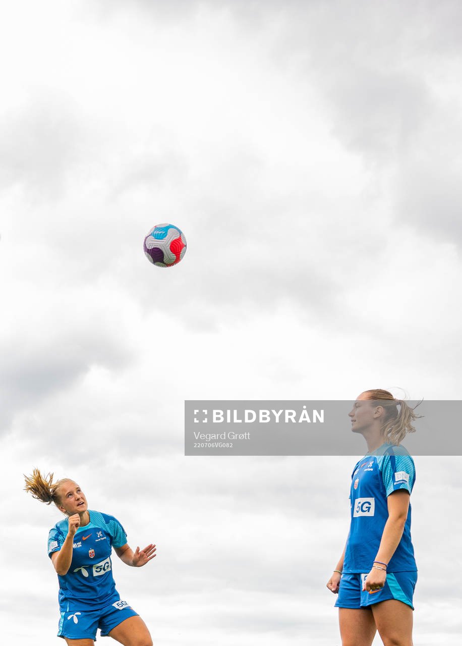 Amalie Eikeland and Elisabeth Terland of the Norwegian