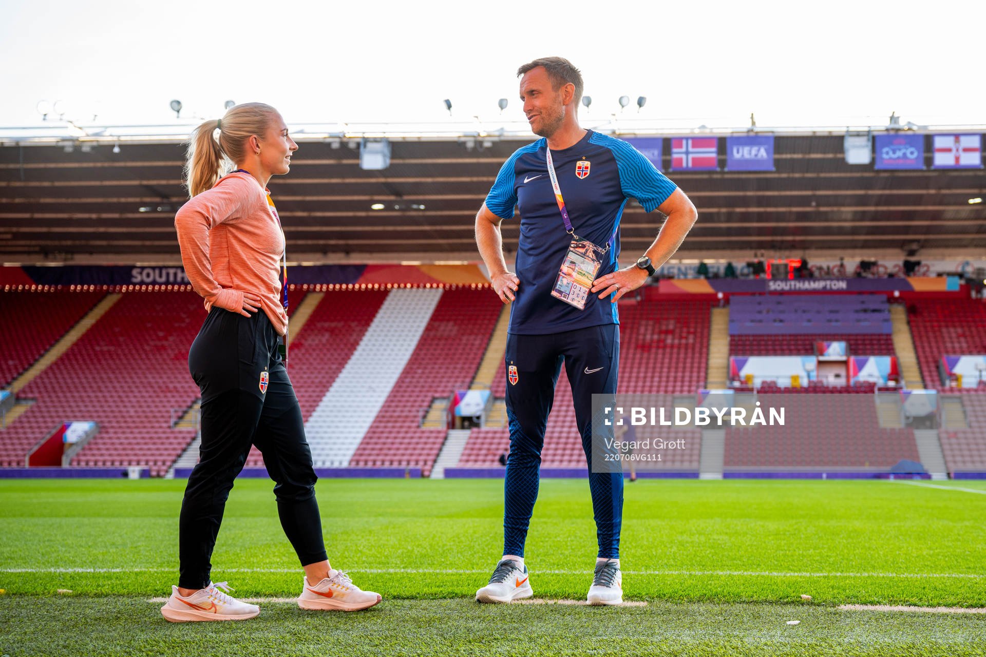 Thea Bjelde and Martin Sjögren, head coach of the