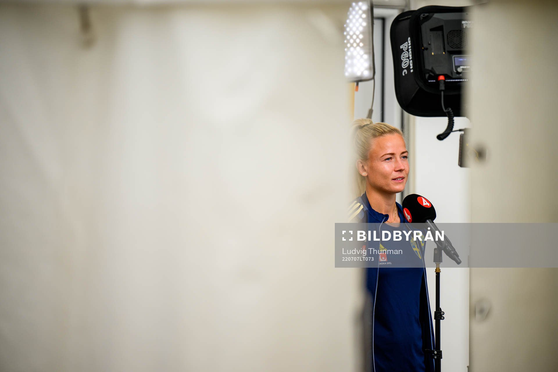 Hanna Glas is interviewed by the media
