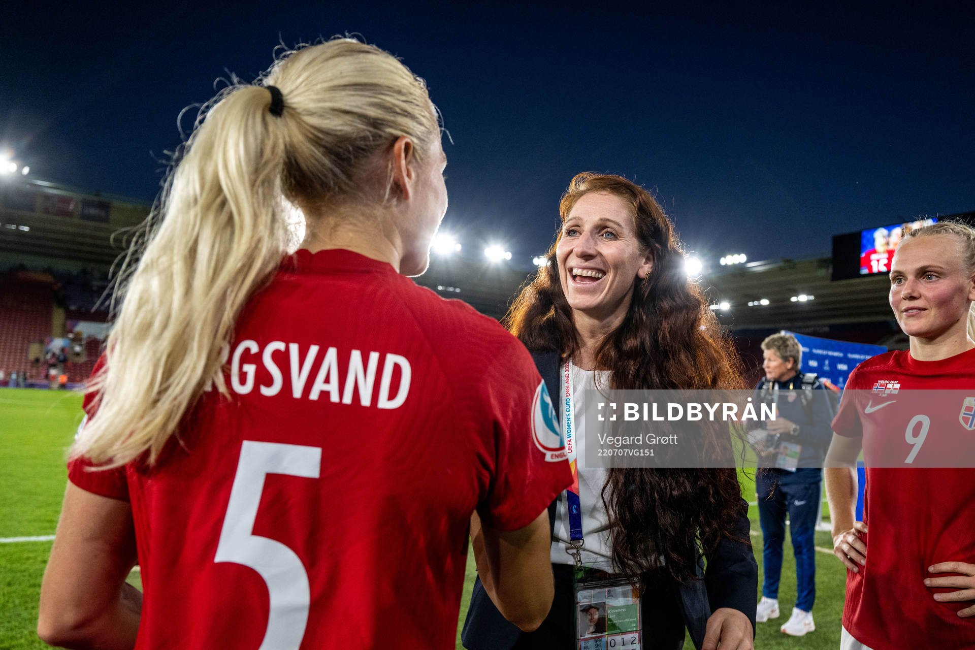 Guro Bergsvand of Norway and Lise Klaveness, president of