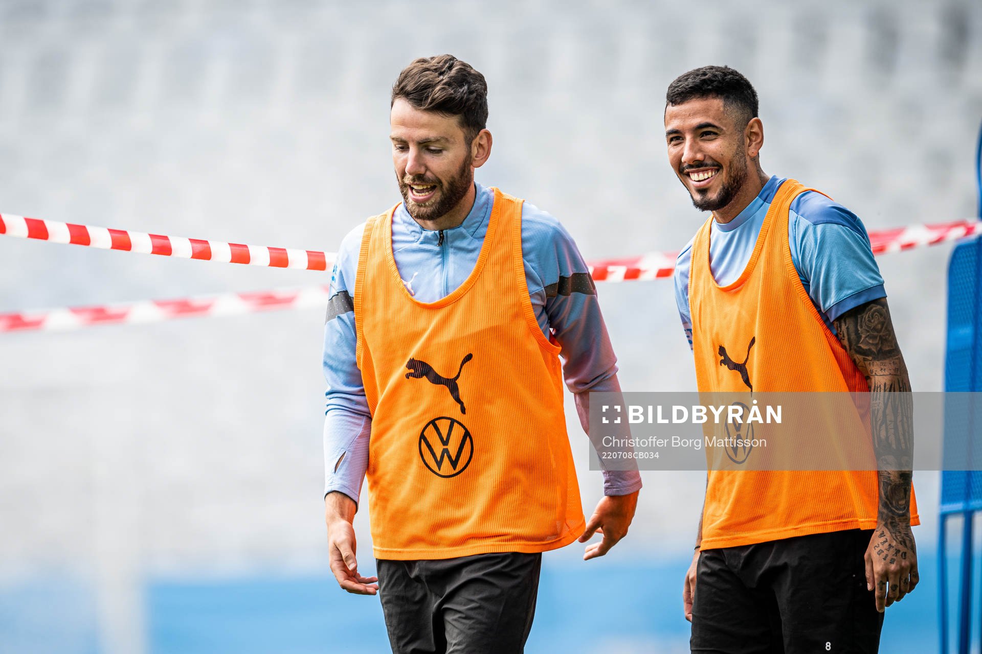 Erdal Rakip och Sergio Pena under en träning med Malmö FF den 8 juli 2022 i Malmö. 
