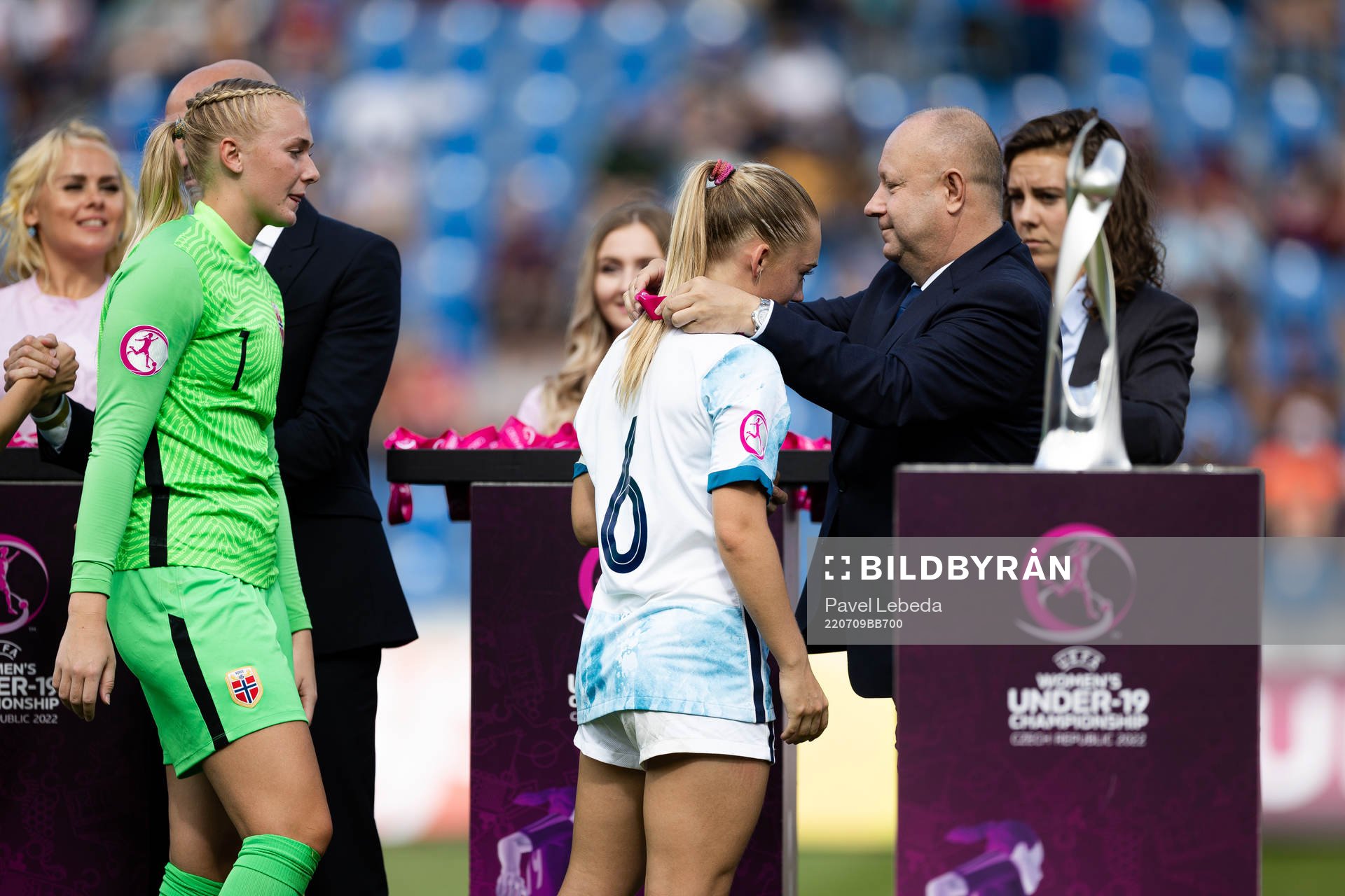 Goalkeeper Selma Panengstuen and Julie Jorde looks dejected