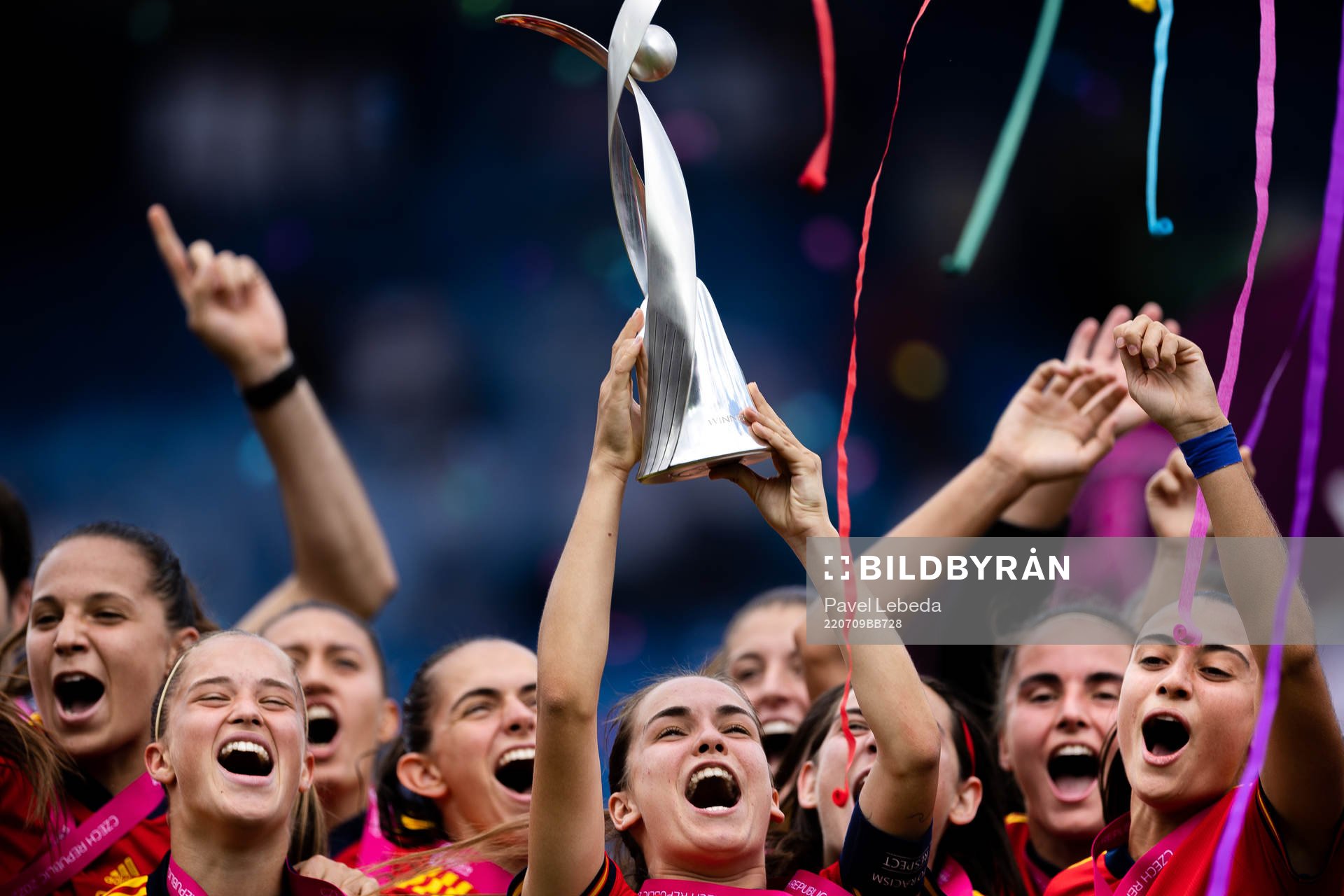 Players of Spain celebrate with the trophy