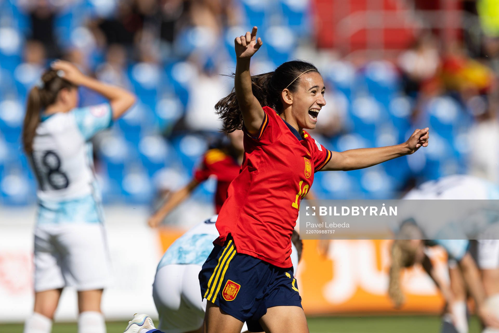 Julia Bartel of Spain celebrates the 2-1 goal