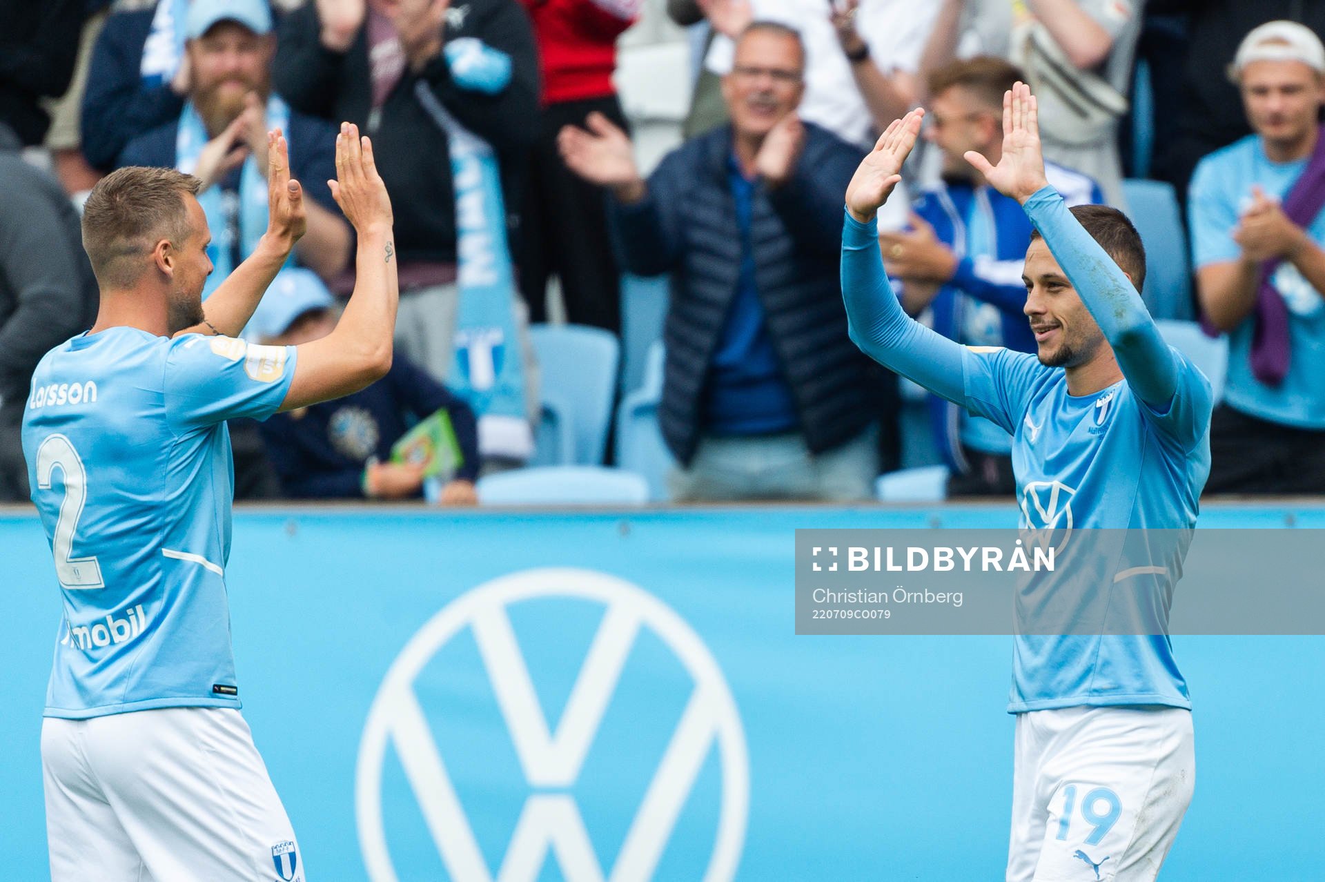 Malmö FFs Eric Larsson och Veljko Birmancevic jublar