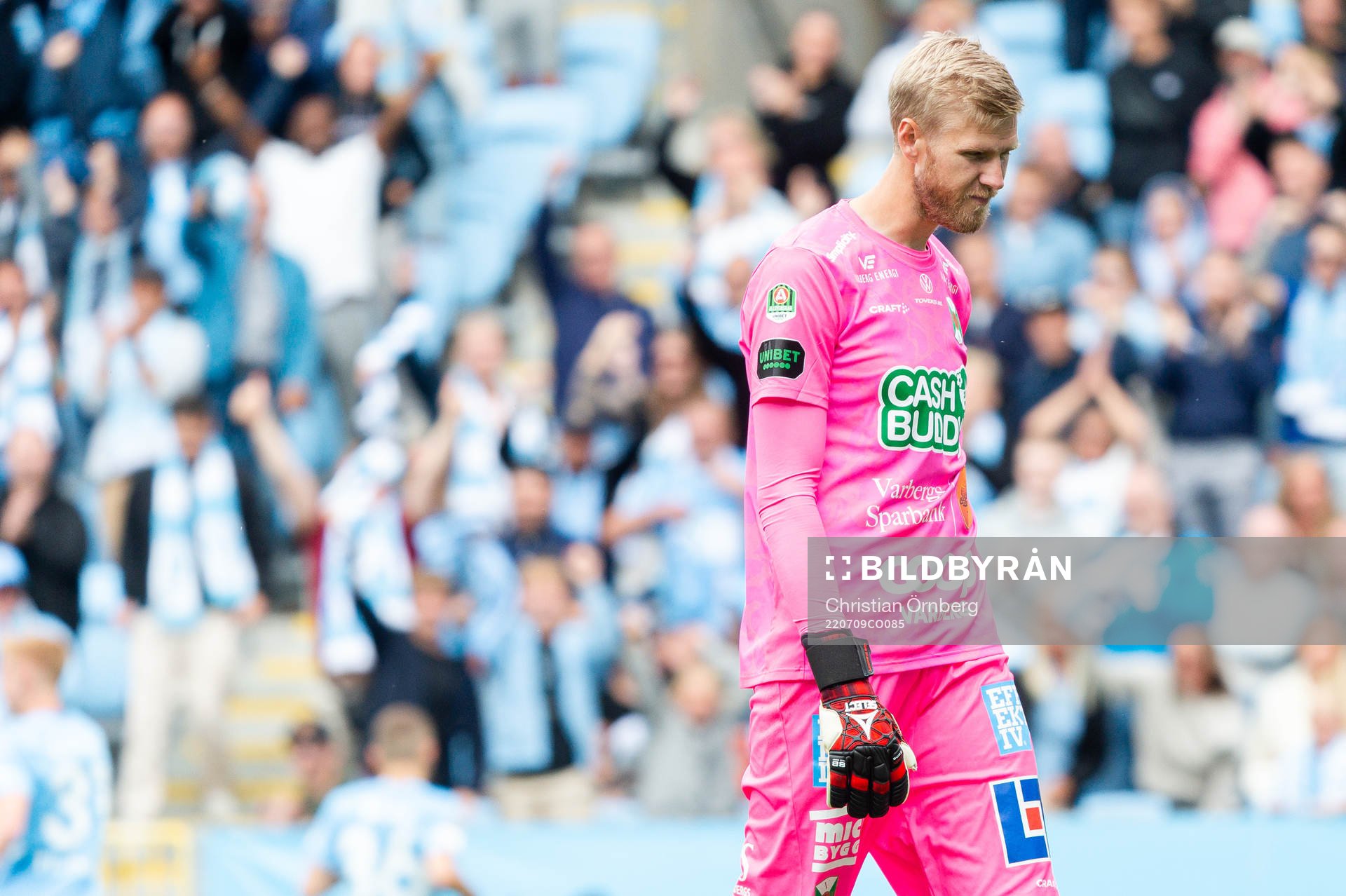 Varbergs målvakt Fredrik Andersson deppar