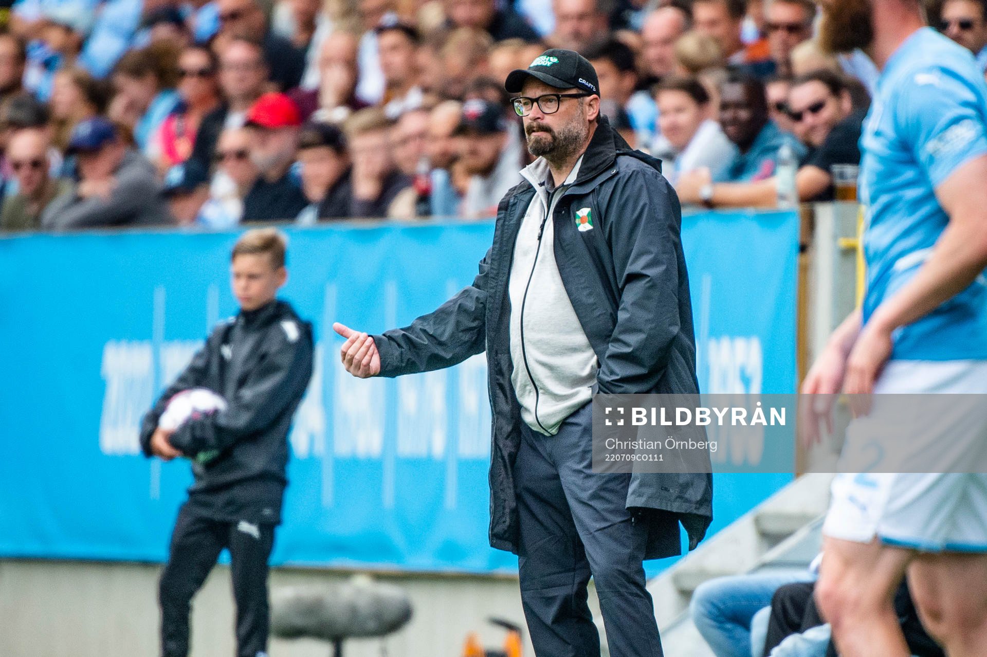 Varbergs tränare Joakim Persson under fotbollsmatchen i Allsvenskan mellan Malmö FF och Varberg den 9 juli 2022 i Malmö. 