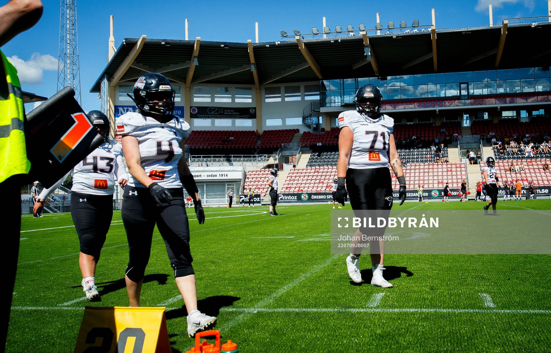 Örebro Black Knights dam Sara Lidner och Veronica Nikeus