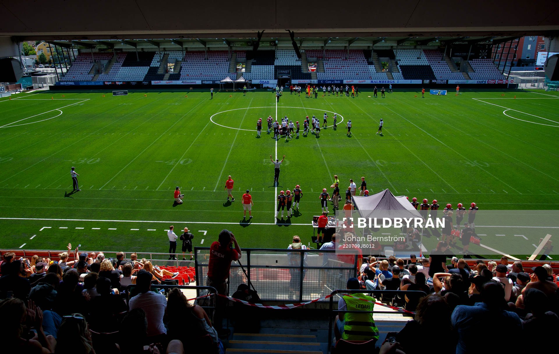 Vy över SM-finalen i amerikansk fotboll mellan Örebro