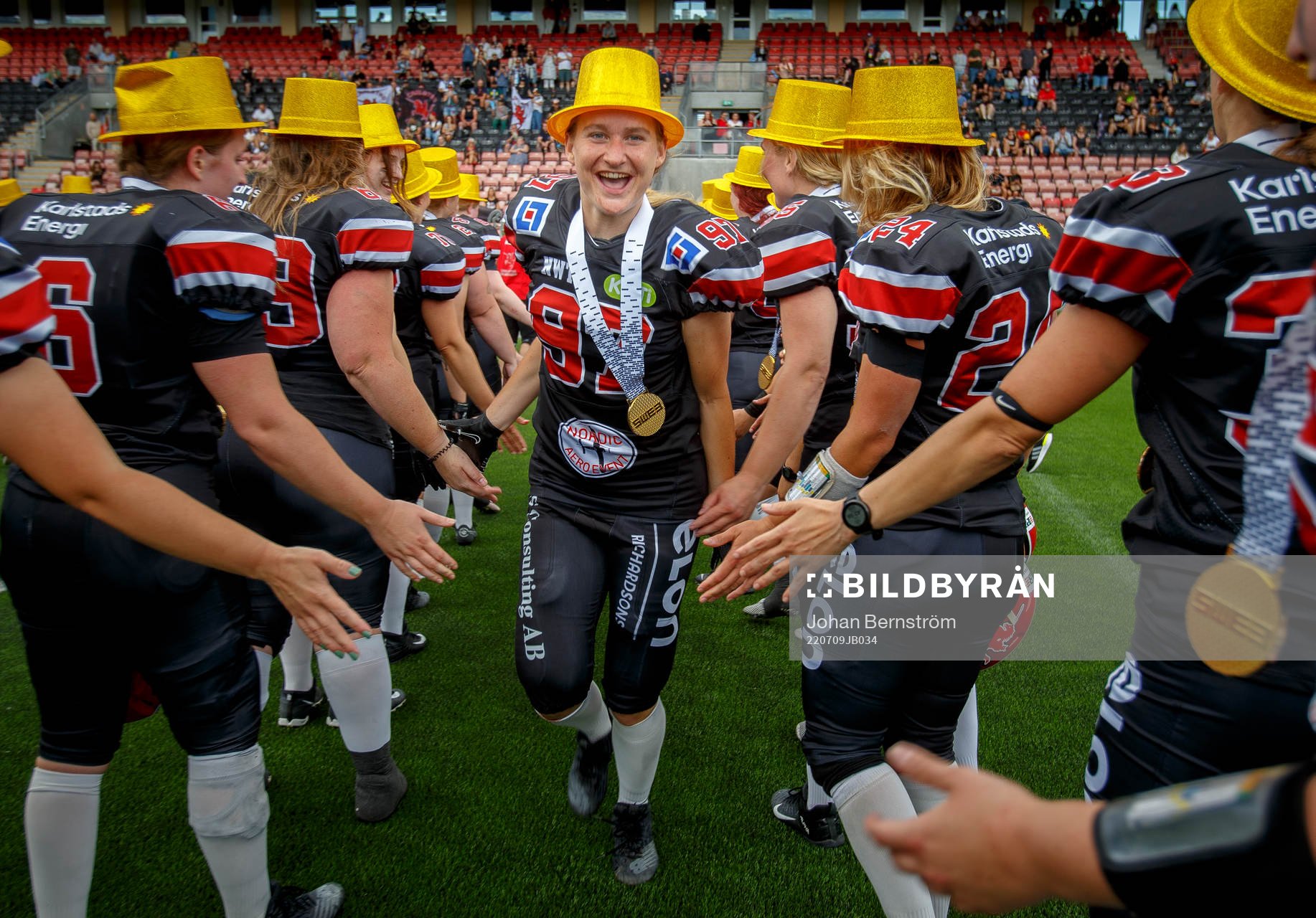 Carlstad Crusaders dam Hanna Karlsson jublar