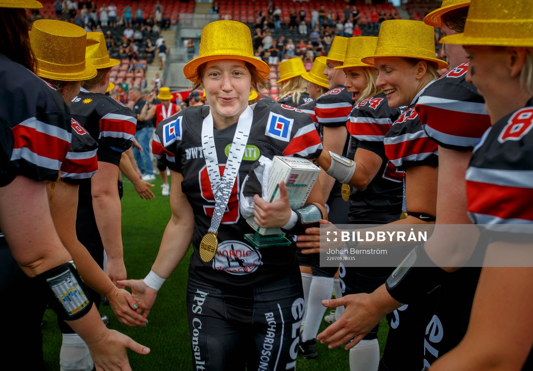 Carlstad Crusaders dam Anna Hedström jublar