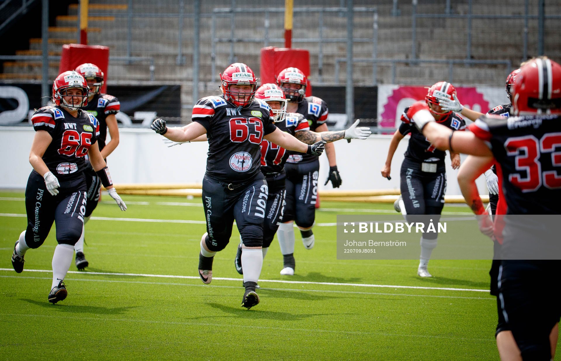 Carlstad Crusaders dam Frida Olsson-Granlund jublar vid