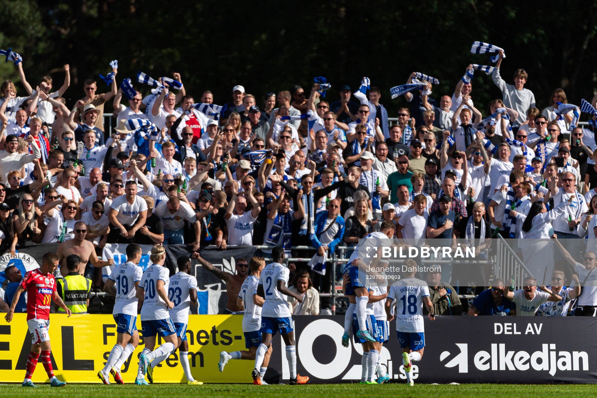 Norrköpings spelare jublar