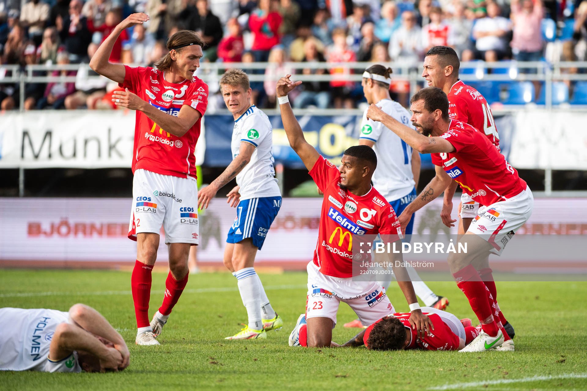 Degerfors Gustav Granath, Adhavan Rajamohan, Sebastian Ohlsson och Justin Salmon under fotbollsmatchen i Allsvenskan mellan Degerfors och IFK Norrköping den 9 juli 2022 i Degerfors.