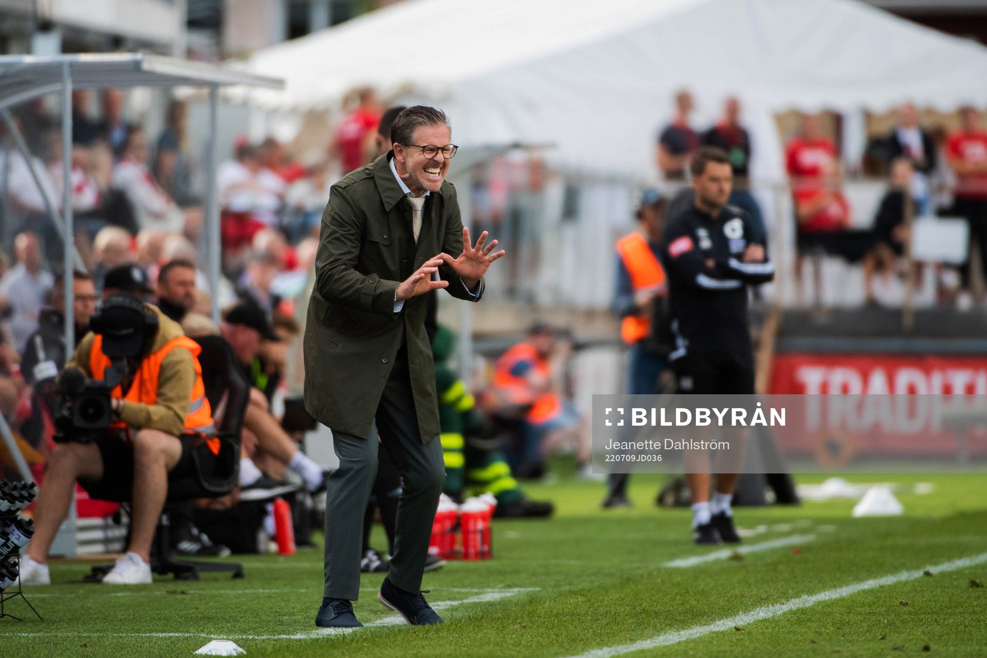 IFK Norrköpings tränare Rikard Norling under fotbollsmatchen i Allsvenskan mellan Degerfors och IFK Norrköping den 9 juli 2022 i Degerfors.