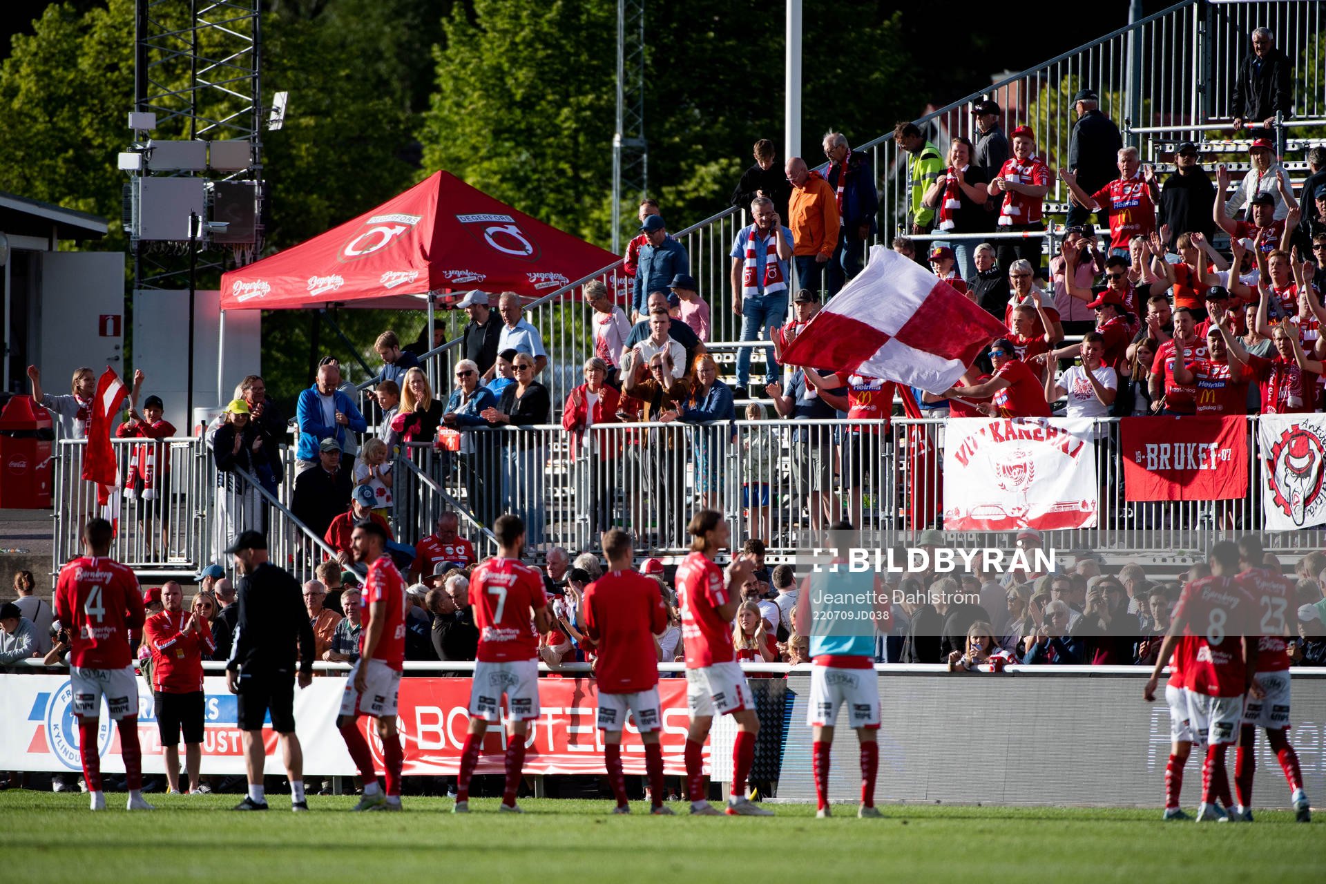 Degerfors tackar supportarna