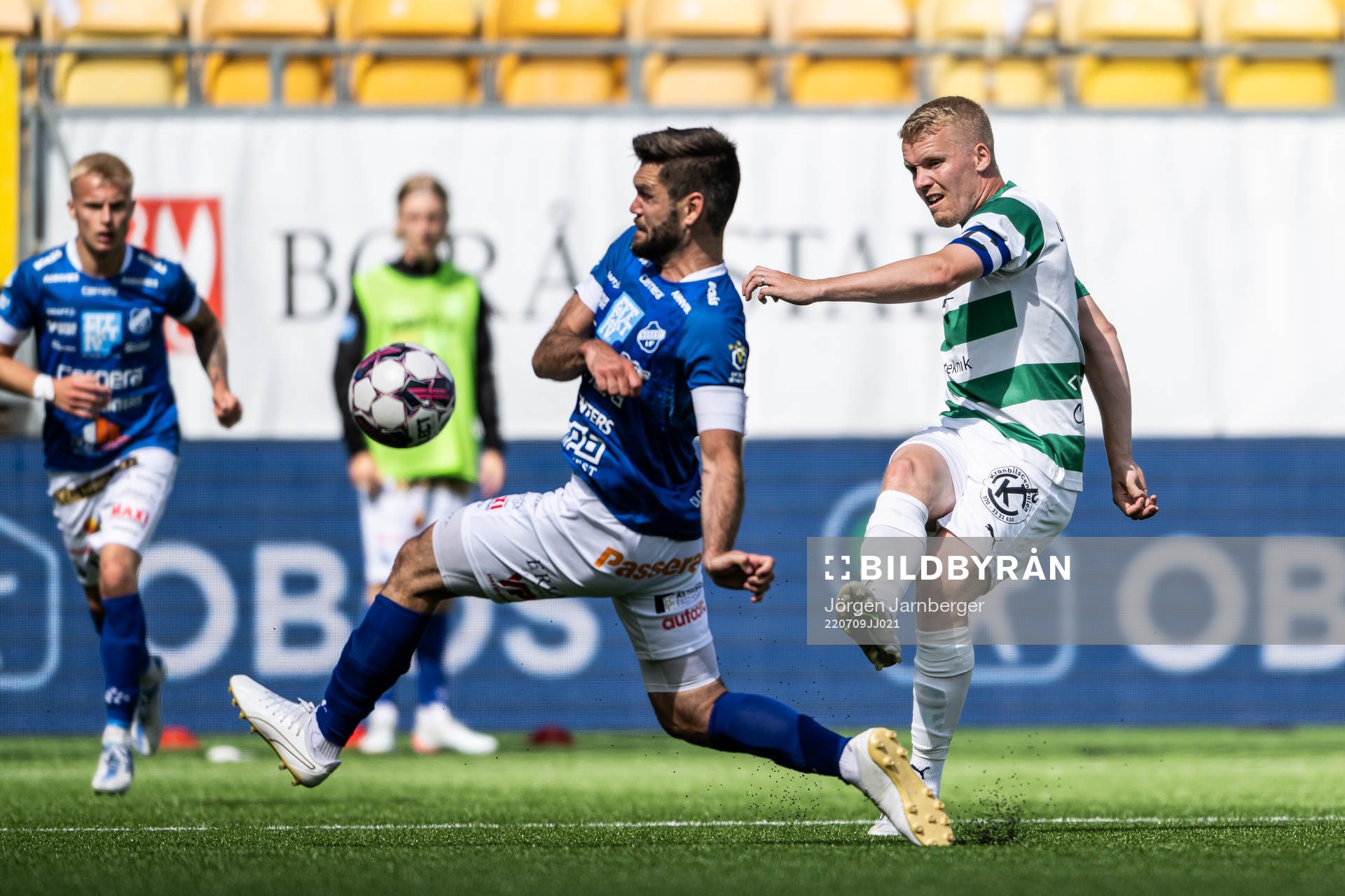 Västerås Simon Johansson och Norrbys Ivo Pekalski