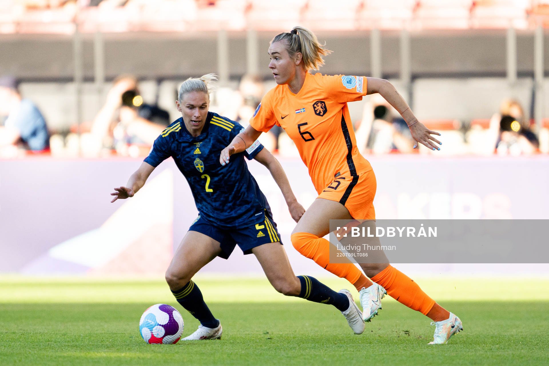 Jonna Andersson of Sweden and Jill Jamie Roord of