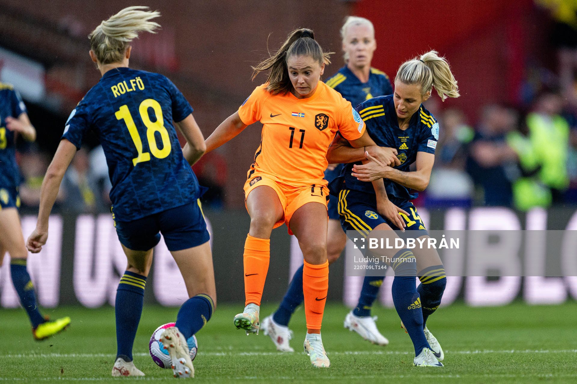 Lieke Martens of Netherlands and Nathalie Björn of Sweden during the UEFA Women's Euro 2022 group stage match between Netherlands and the Sweden on July 9, 2022 in Sheffield.