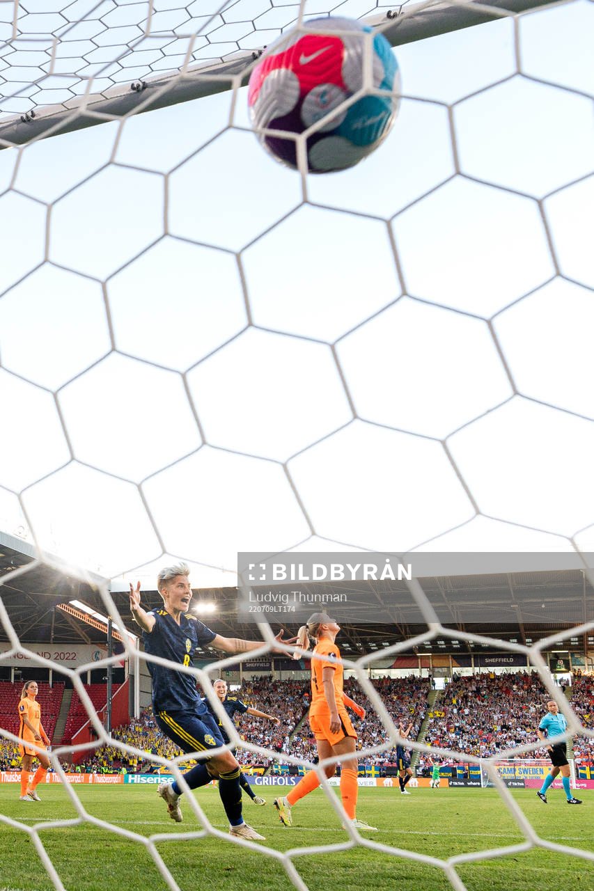Lina Hurtig of Sweden celebrates the 0-1 goal by Jonna