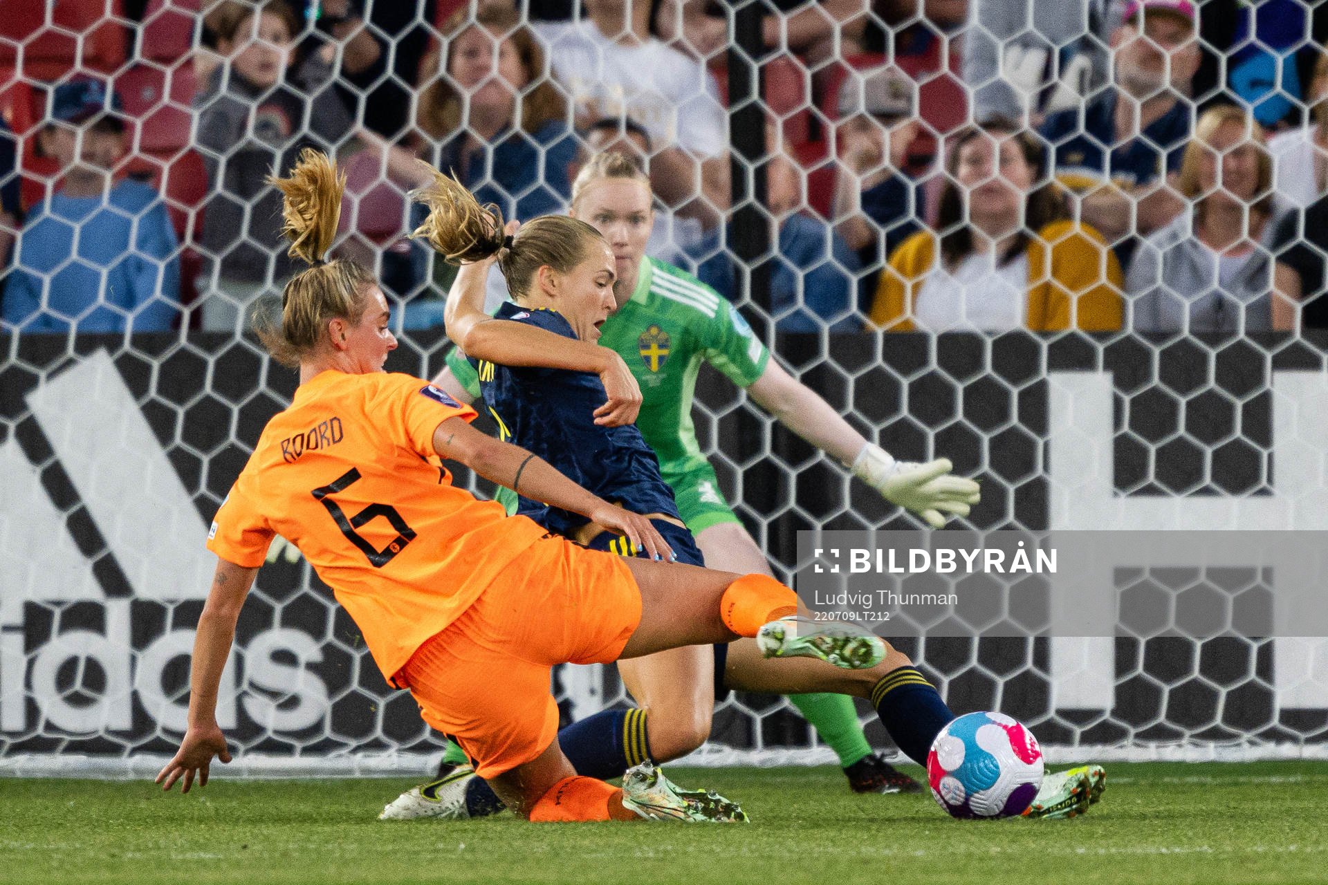 Jill Jamie Roord of Netherlands against Magdalena Eriksson