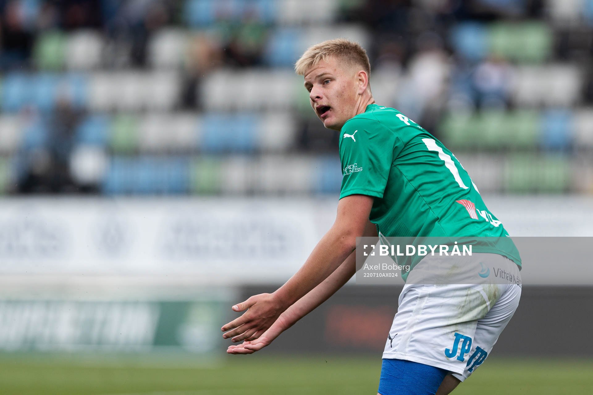 Jönköpings Södras Arvid Eriksson reagerar