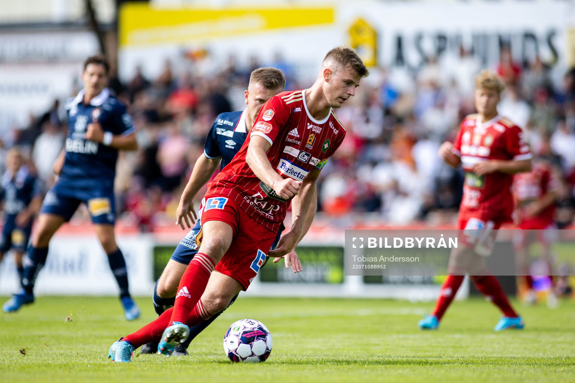 Skövde AIKs Filip Schyberg under fotbollsmatchen i Superettan mellan Skövde AIK och Örgryte den 10 juli 2022 i Skövde. 