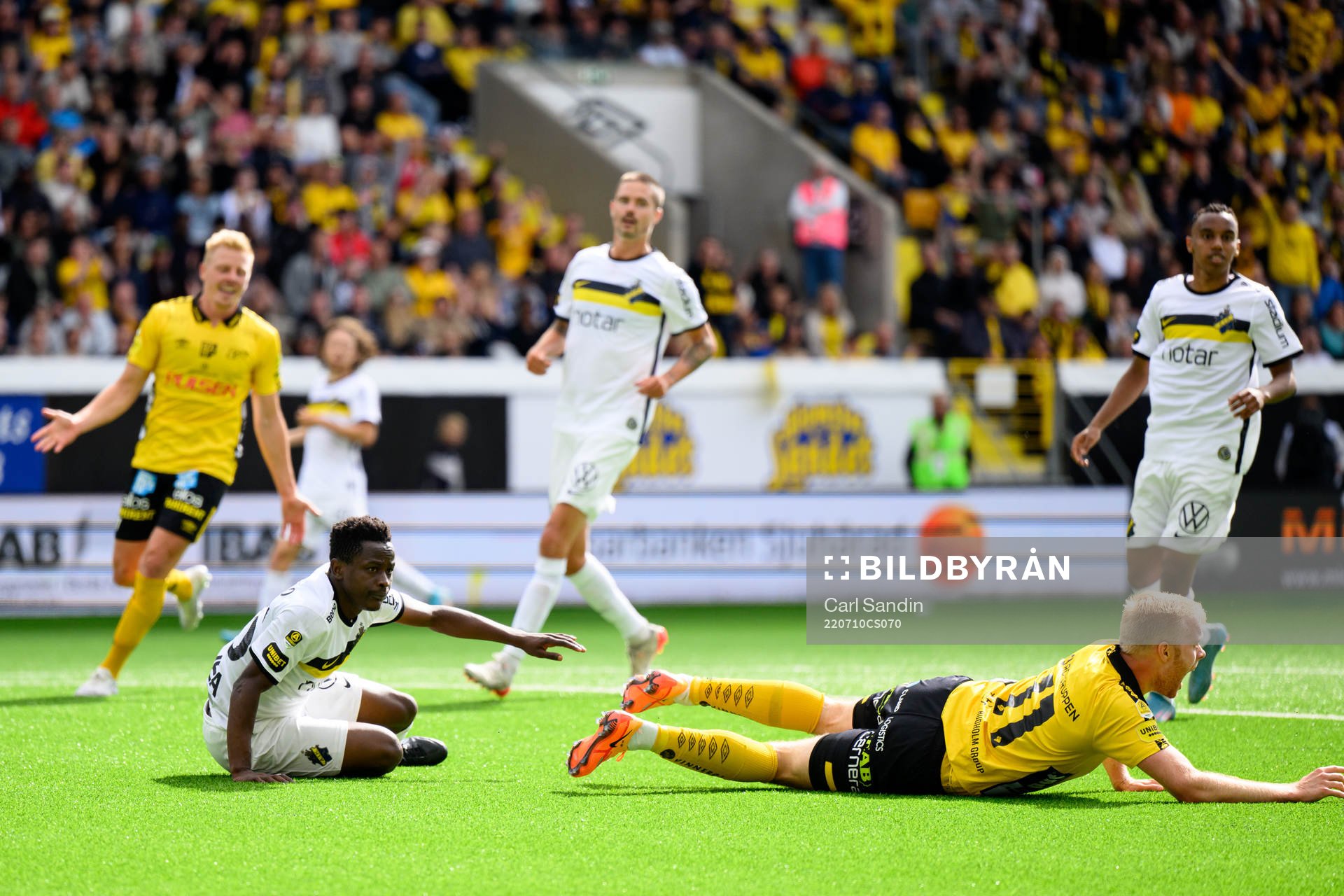 AIKs Erick Otieno Ouma och Elfsborgs Sveinn Guðjohnsen