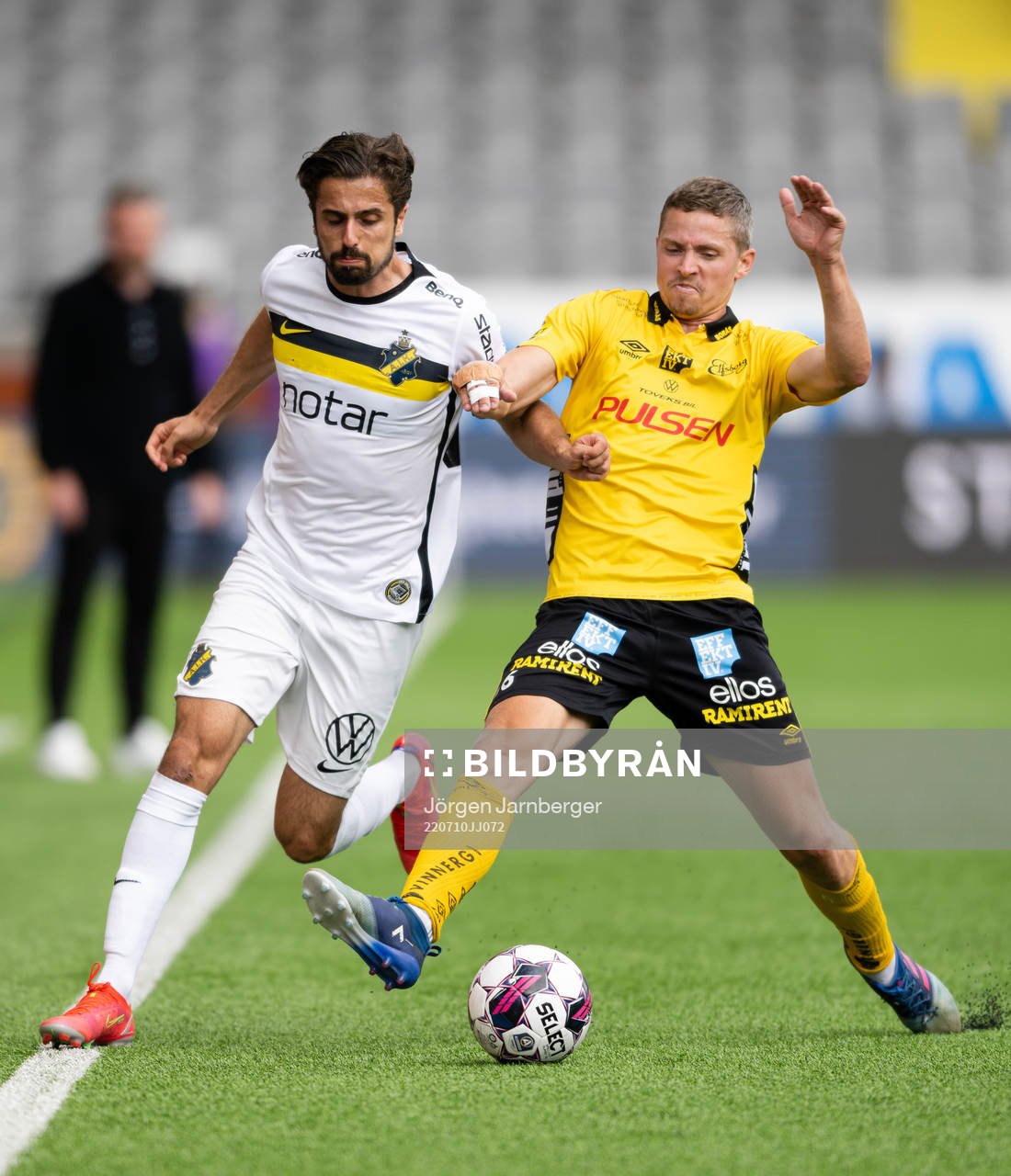 AIKs Zachary Elbouzedi och Elfsborgs Andre Ibsen Rømer