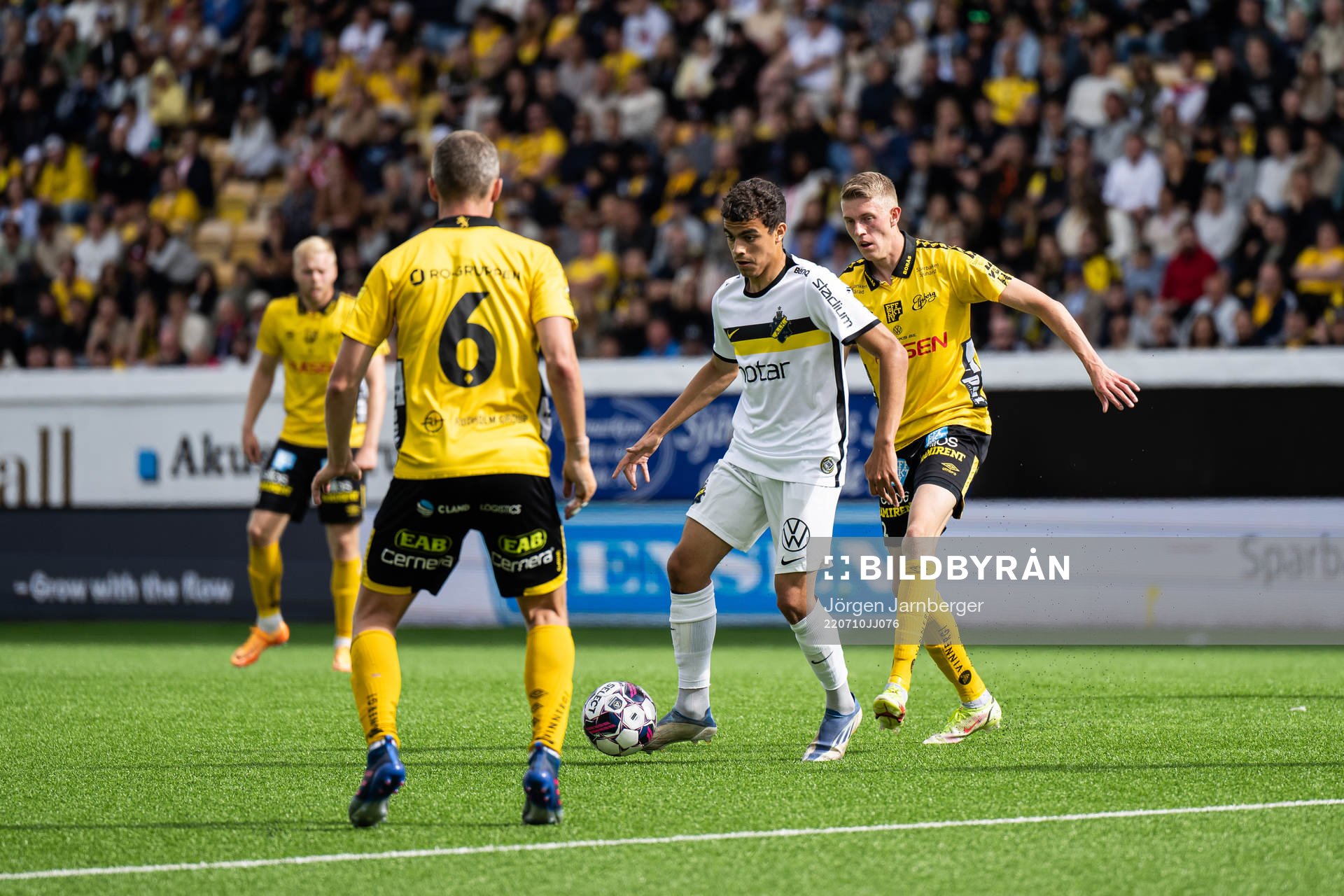 AIKs Yasin Ayari och Elfsborgs Alexander Bernhardsson