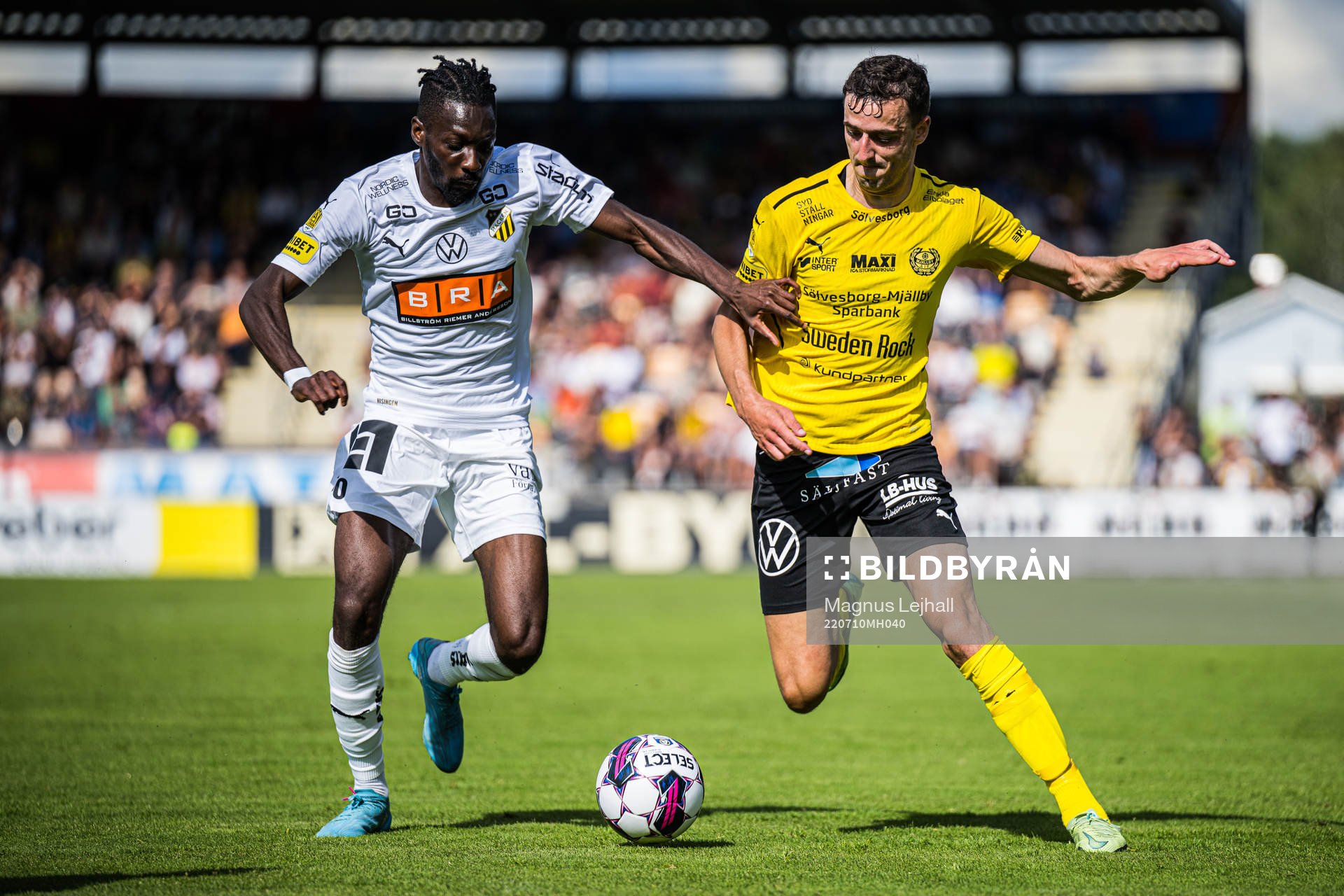 Häckens Blair Turgott och Mjällbys Jetmir Haliti