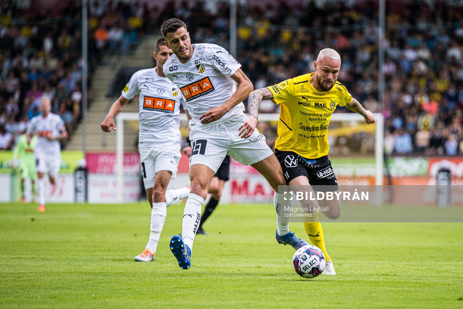 Mjällbys Albin Mörfelt och Häckens Alexander Jeremejeff