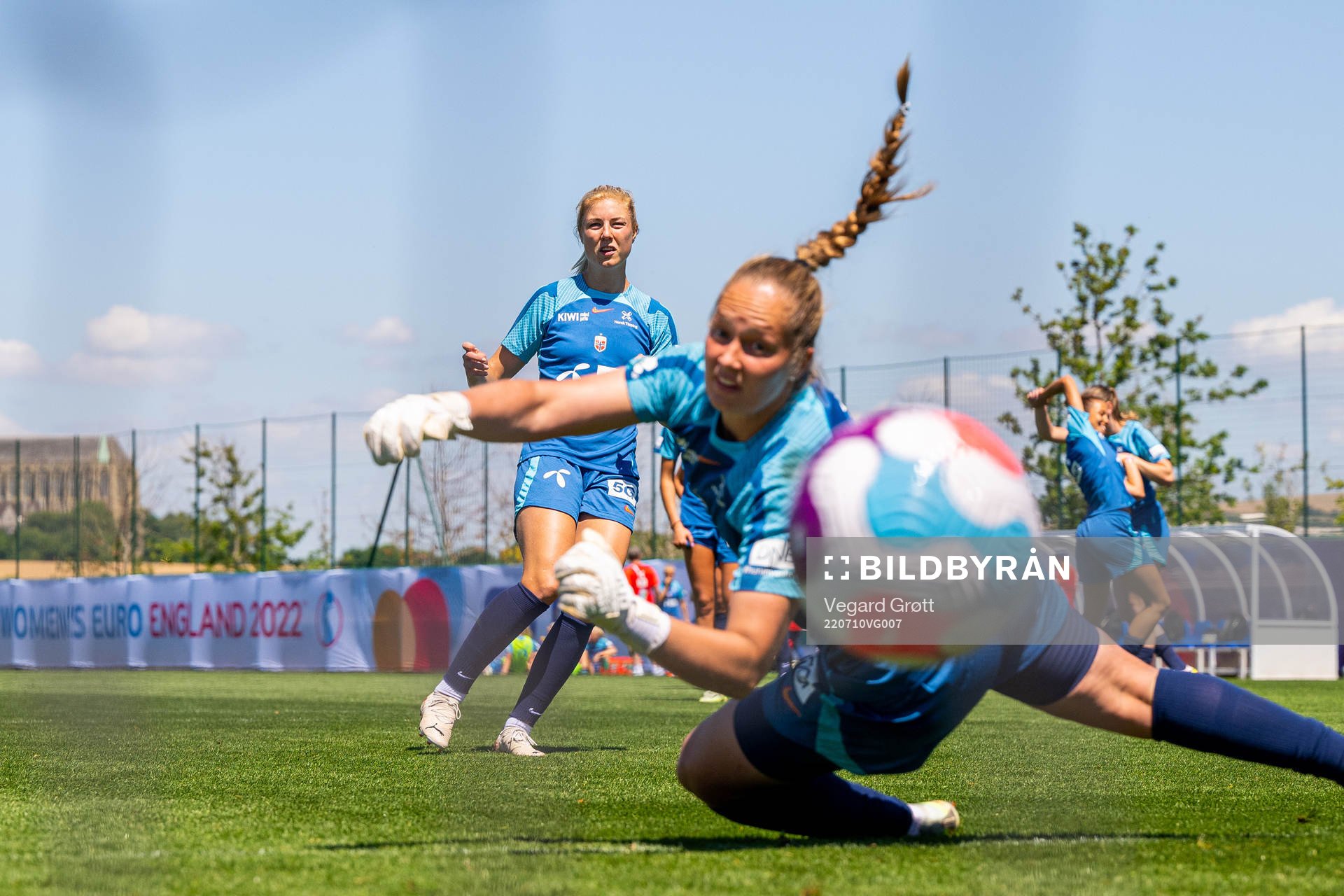 Sophie Román Haug and goalkeeper Aurora Mikalsen of the