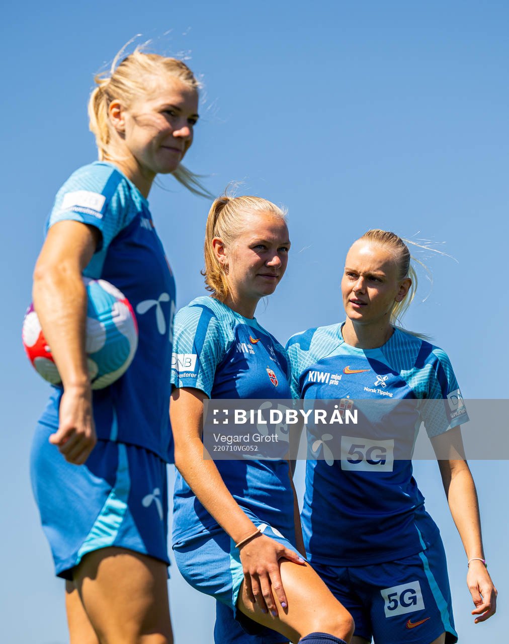Ada Hegerberg, Frida Maanum and Karina Sævik of the