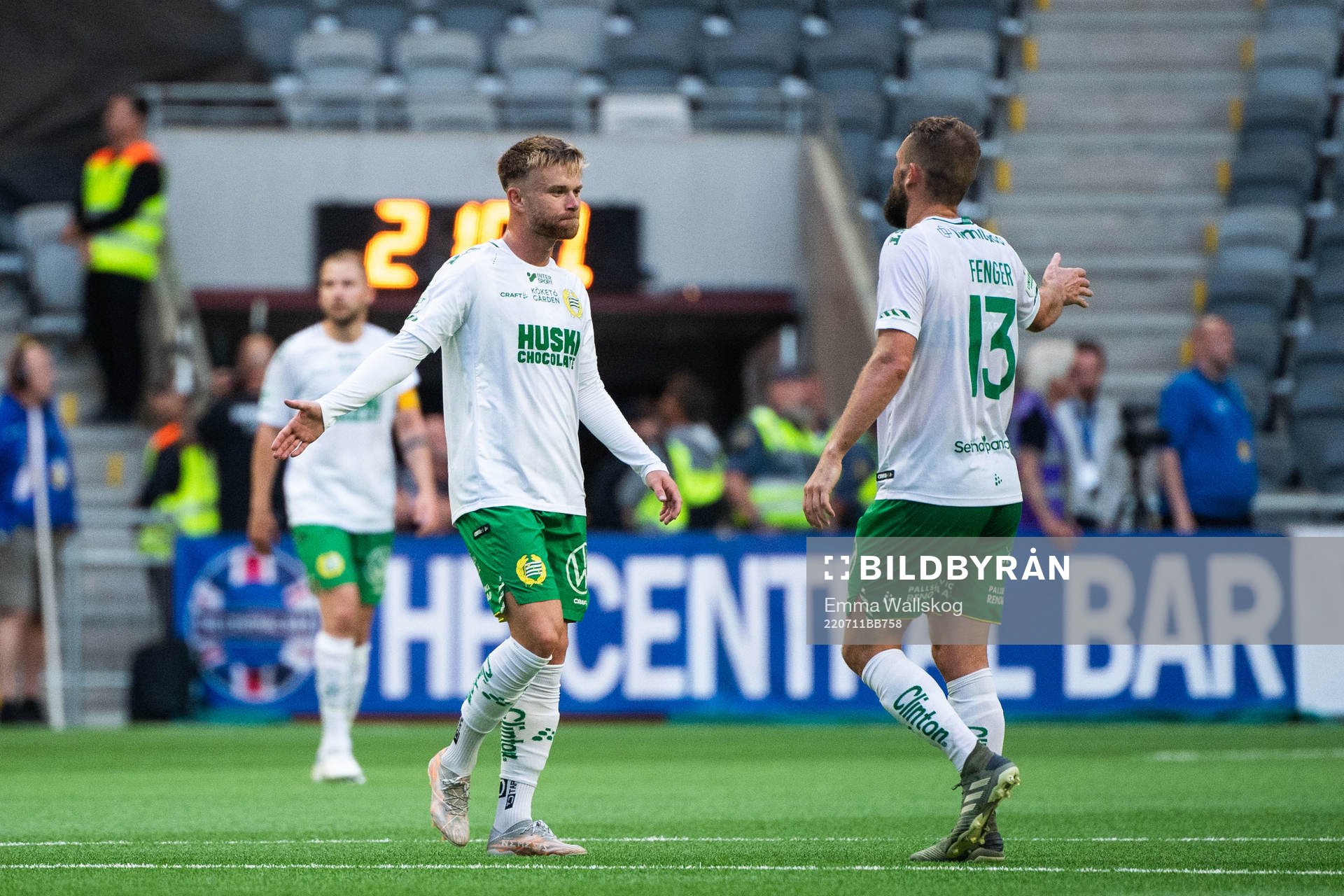 Hammarbys Dennis Widgren och Mads Fenger Nielsen jublar