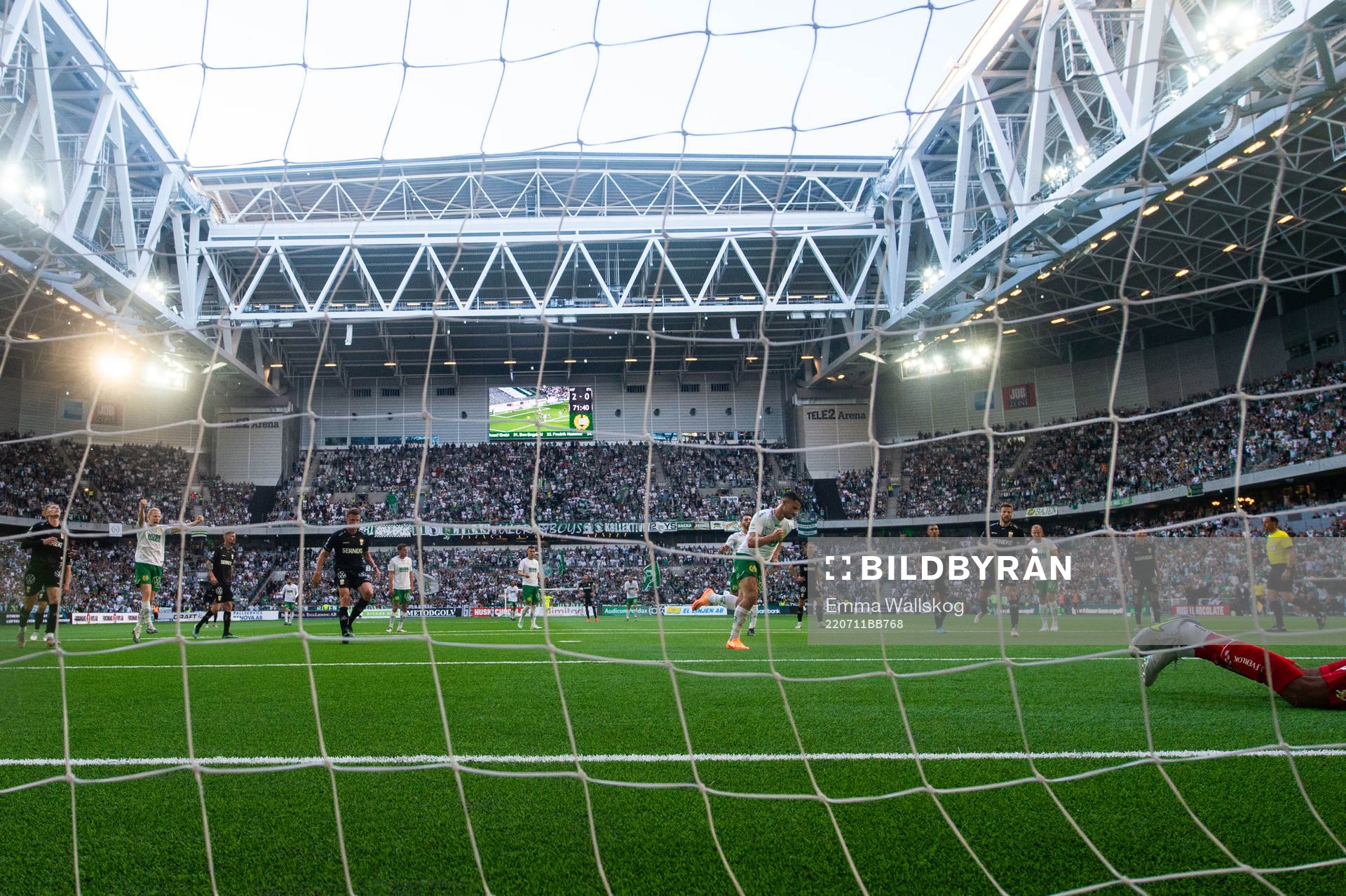 Hammarbys Astrit Selmani jublar