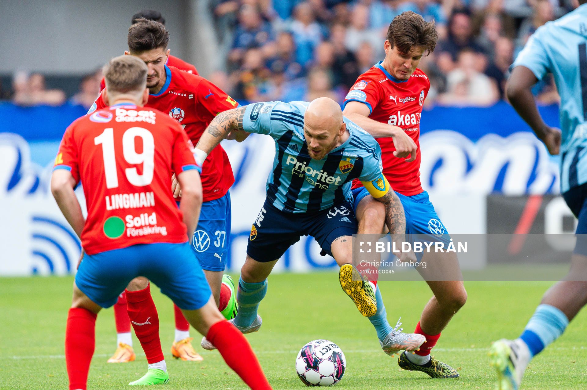 Djurgårdens Magnus Eriksson och Helsingborgs Armin Gigovic