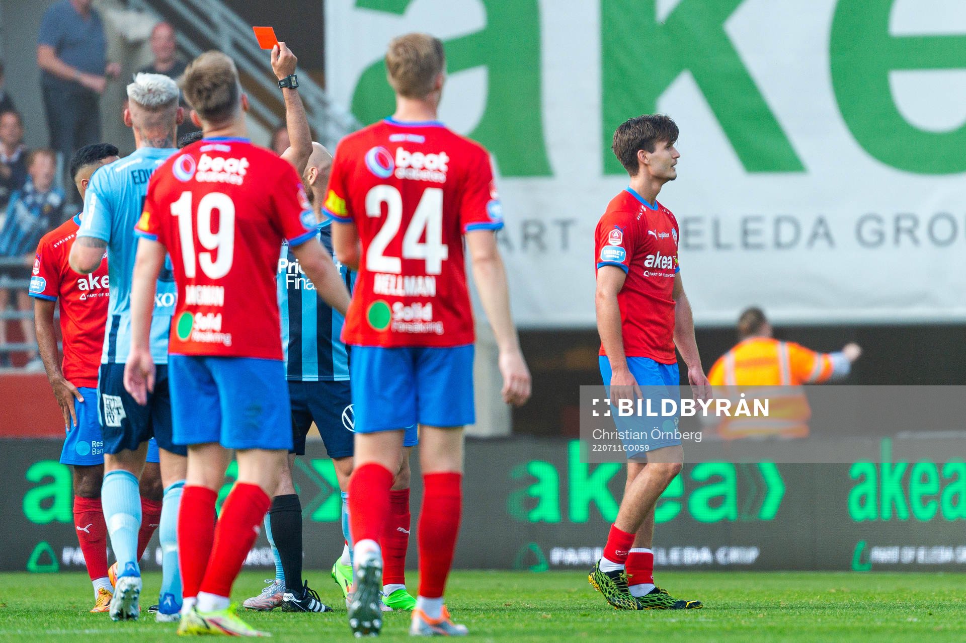 Helsingborgs Wilhelm Loeper lämnar planen