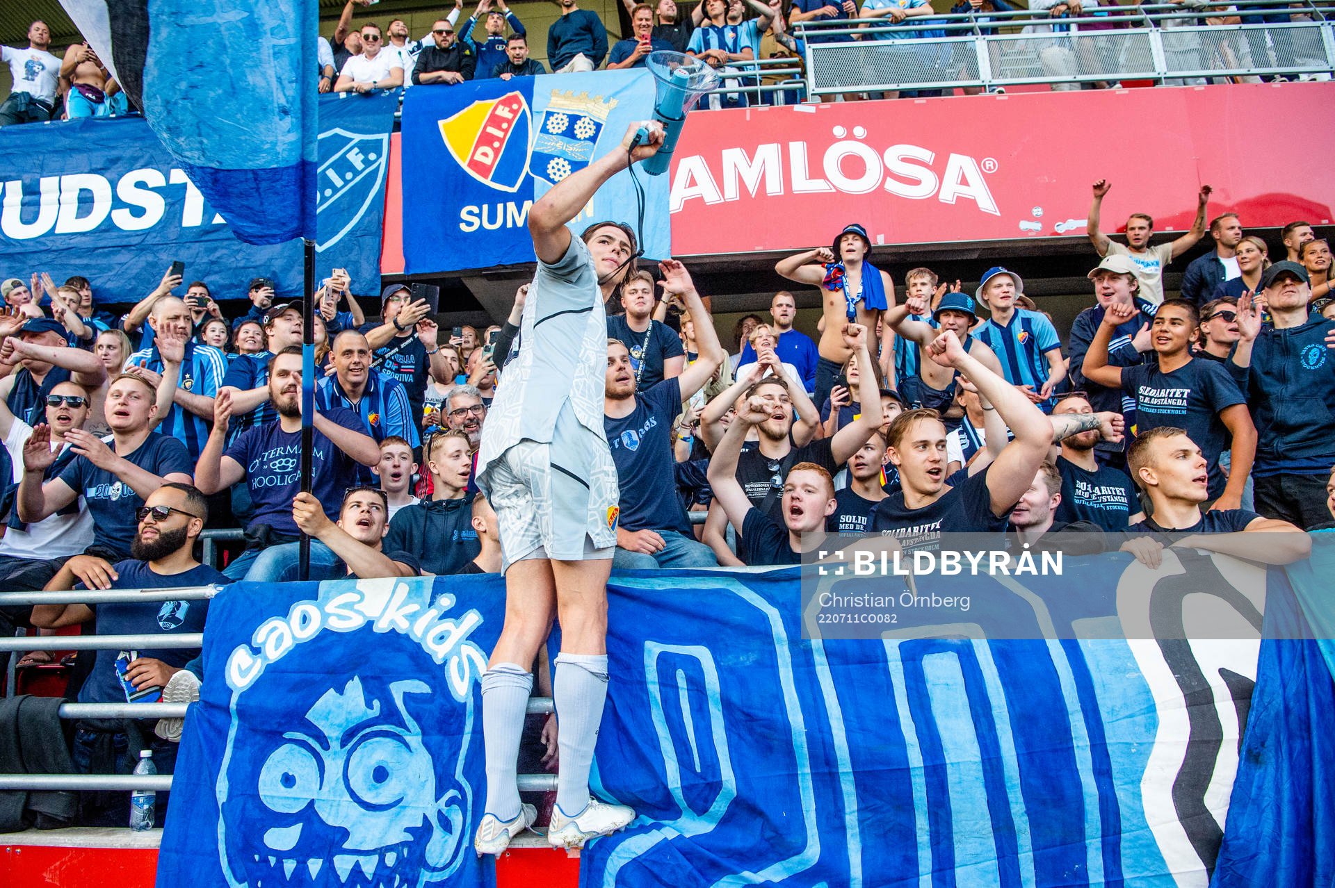 Djurgårdens målvakt Jacob Widell Zetterström firar med